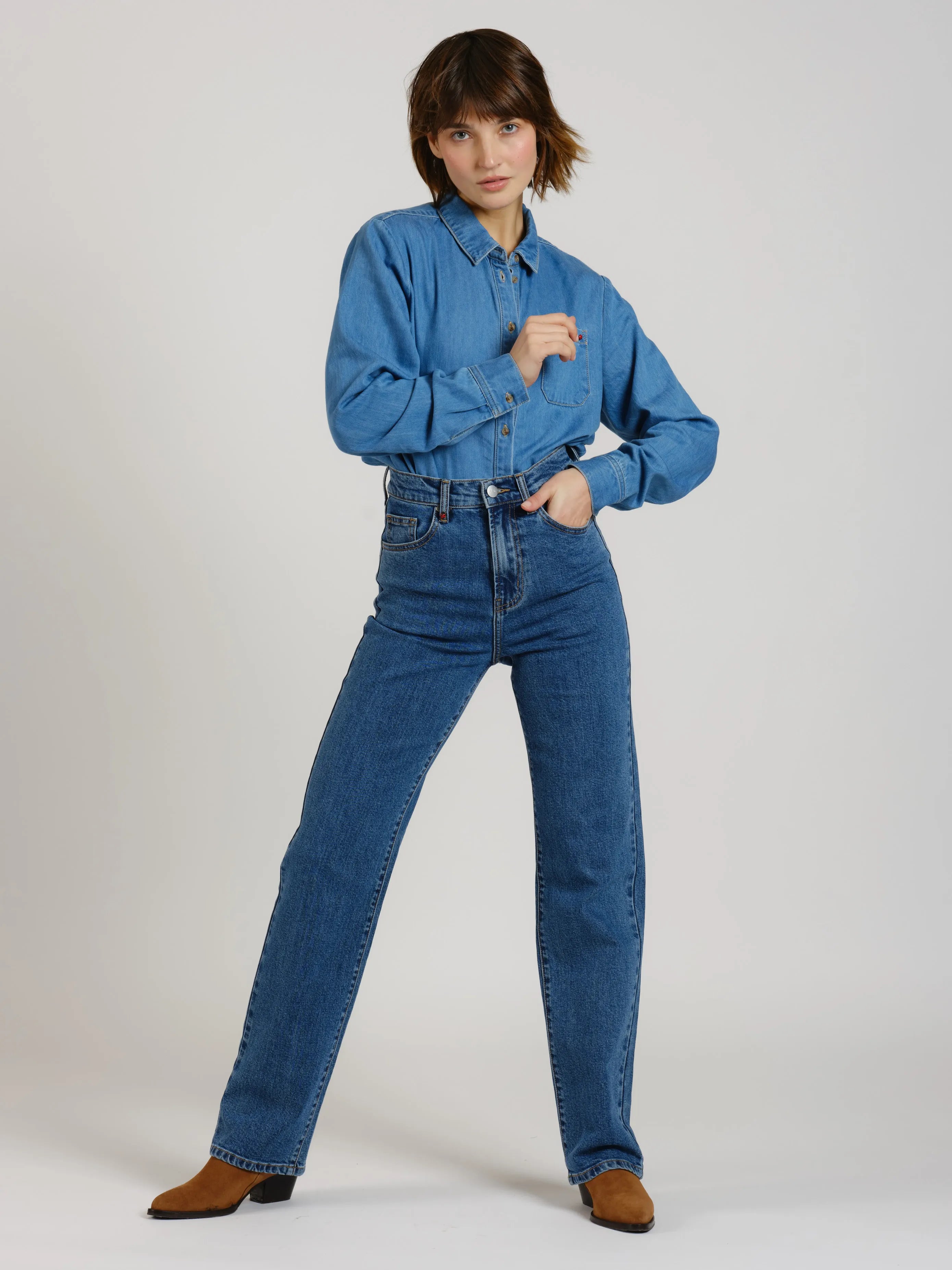 Jean straight stone POLA femme, STONE LONG, taille 25, porté par Sarah (1m72) (F.A.M. JEANS) – photo 1