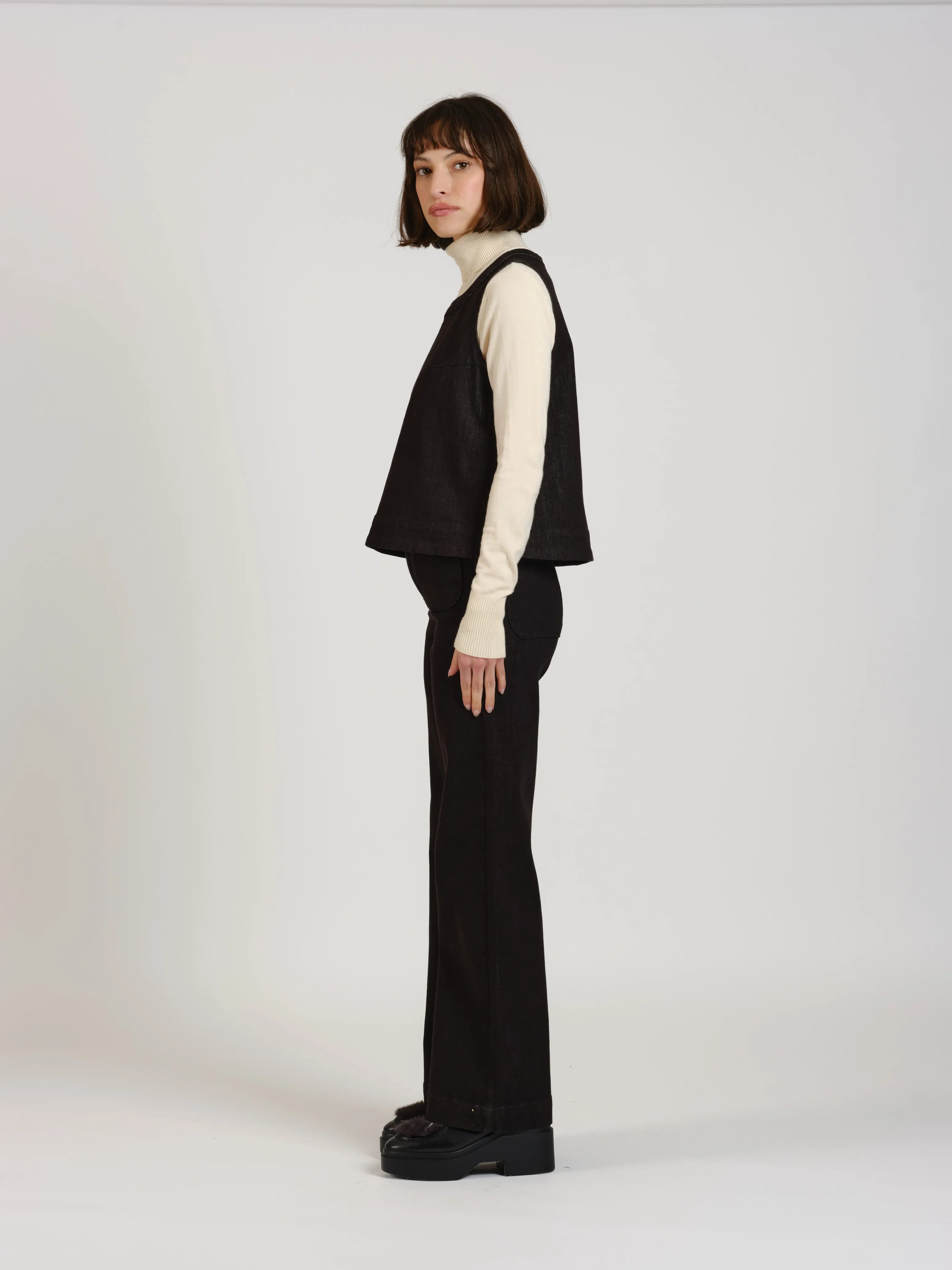 Haut court légèrement évasé IZA femme, BLACK, taille XS, porté par Léa (1m70) – photo 3