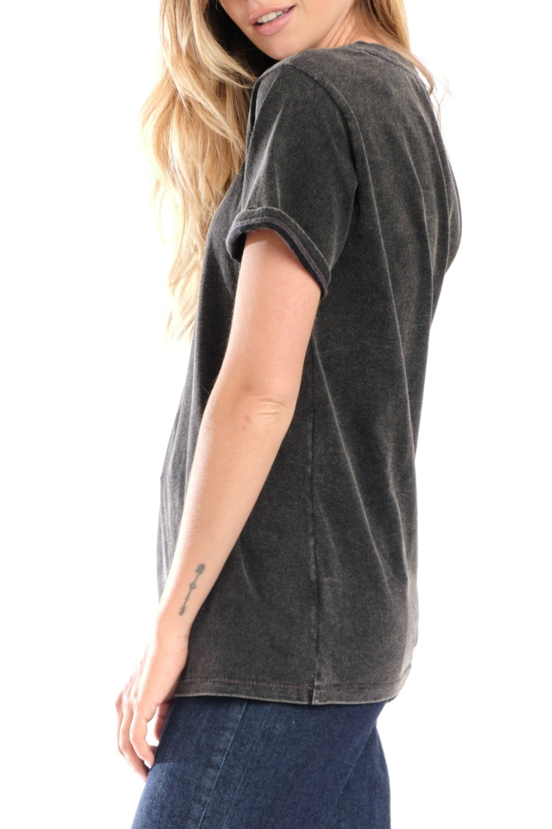 T-shirt noir uni en coton TYFFEN noir femme, BLACK, taille XS, porté par Clara (1m71) – photo 2