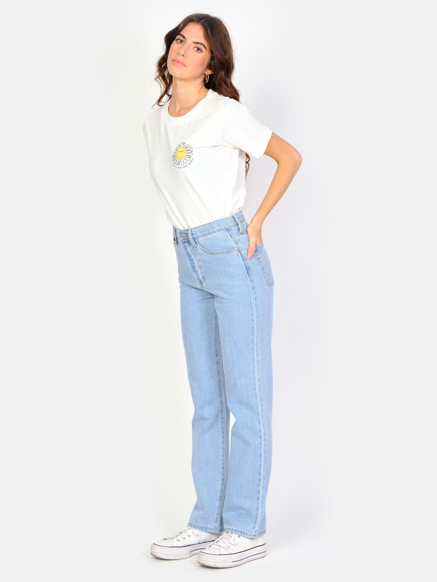 Jean droit bleu taille mi-haute PAOLI femme, LIGHT BLUE, taille 25, porté par Amanda (1m76) (F.A.M. JEANS) – photo 1