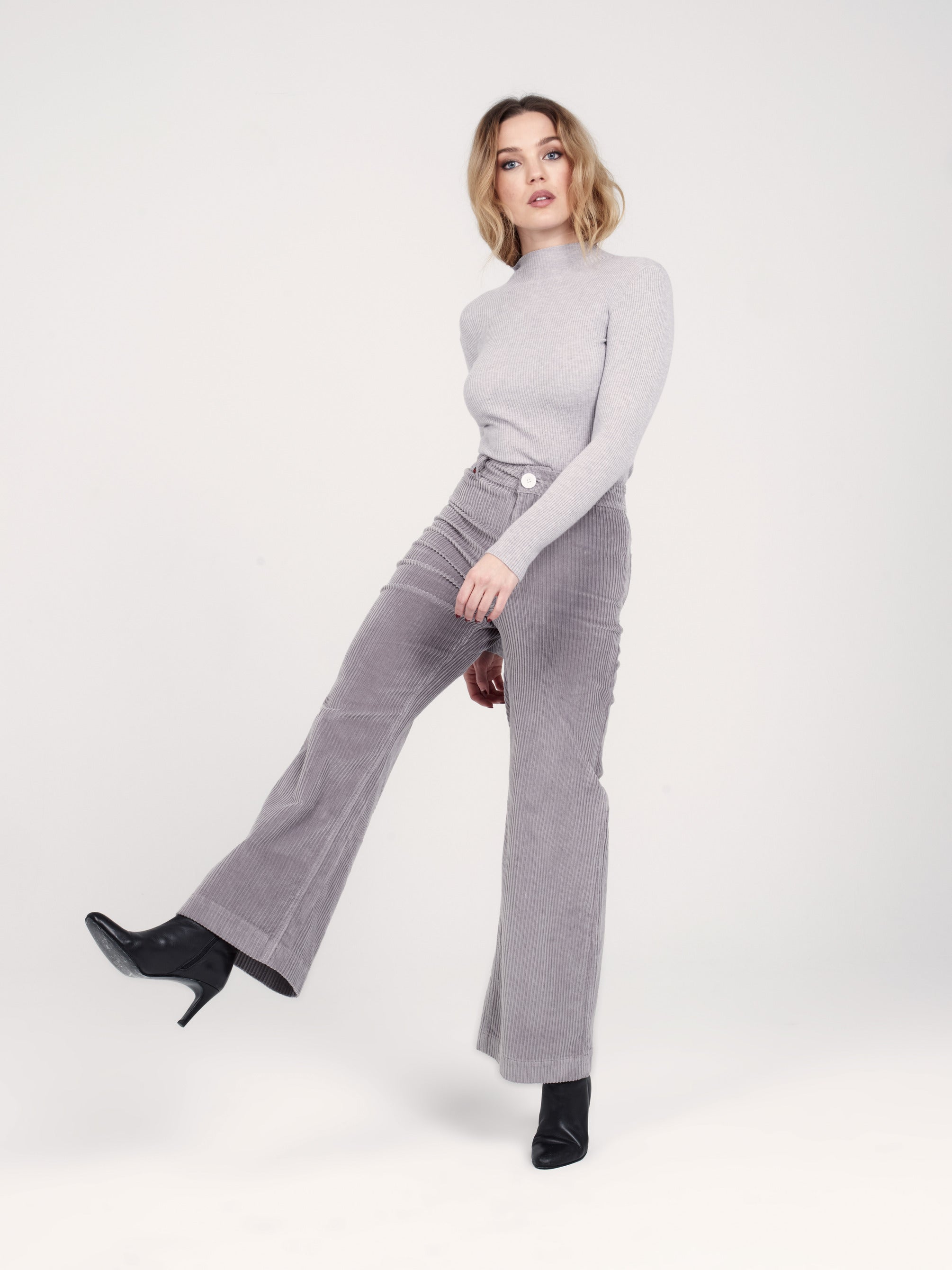 Pantalon évasé en velours gris FAUVE