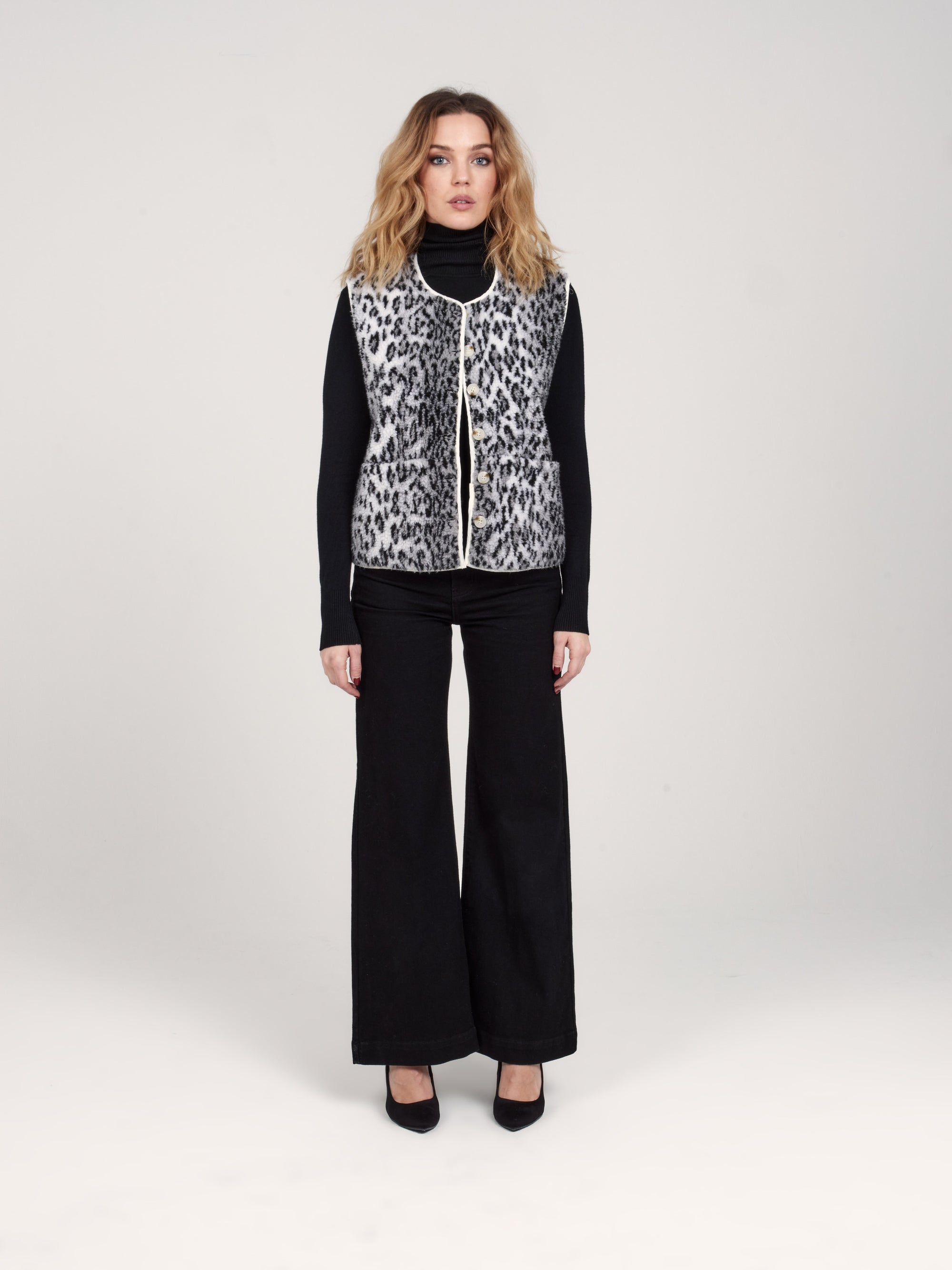 VITA leopard sleeveless jacket