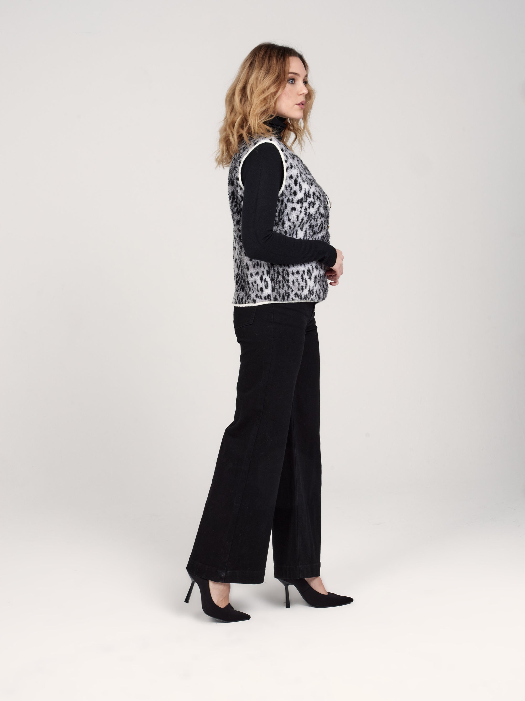 VITA leopard sleeveless jacket