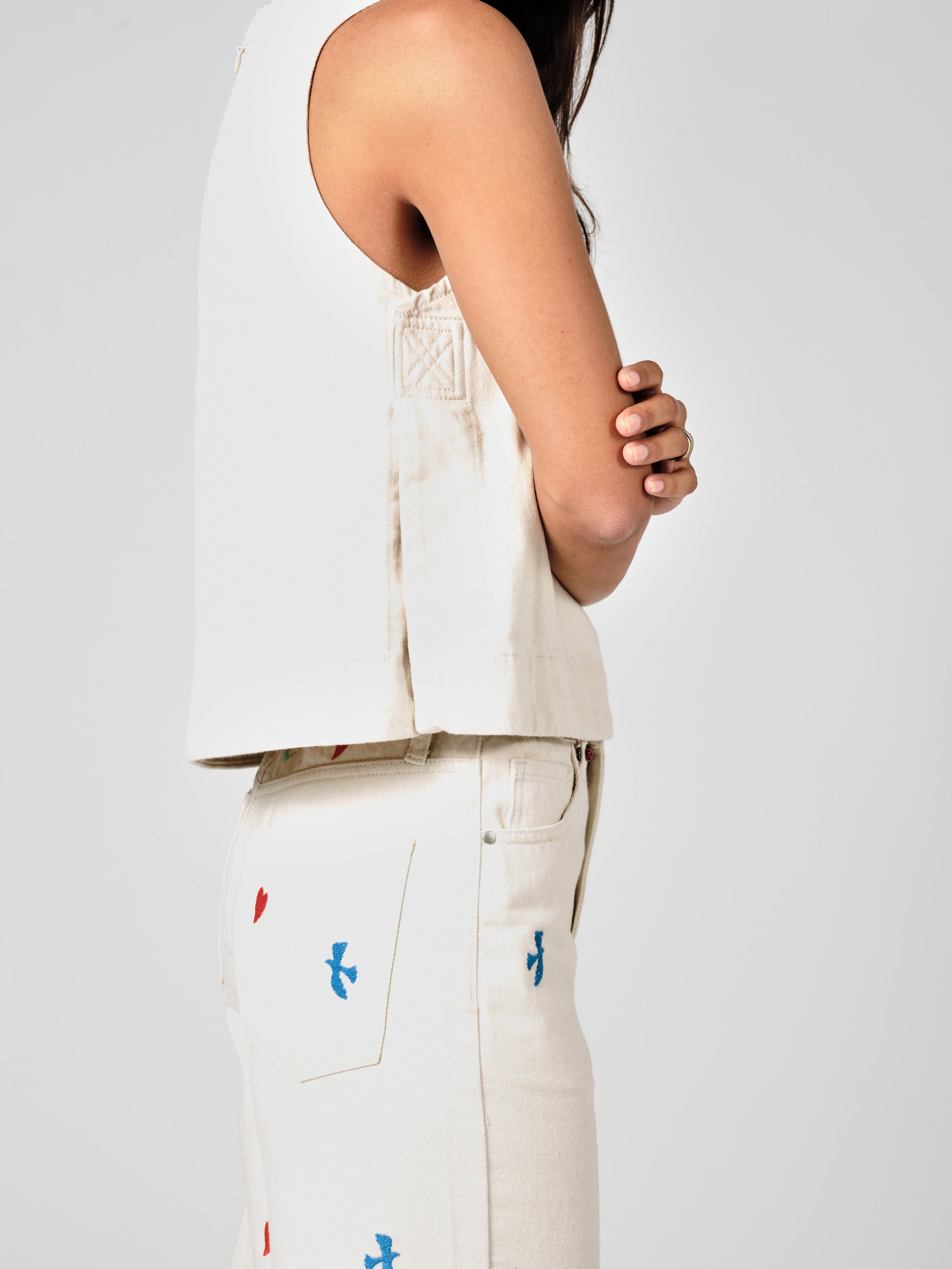 IZA greige crop top