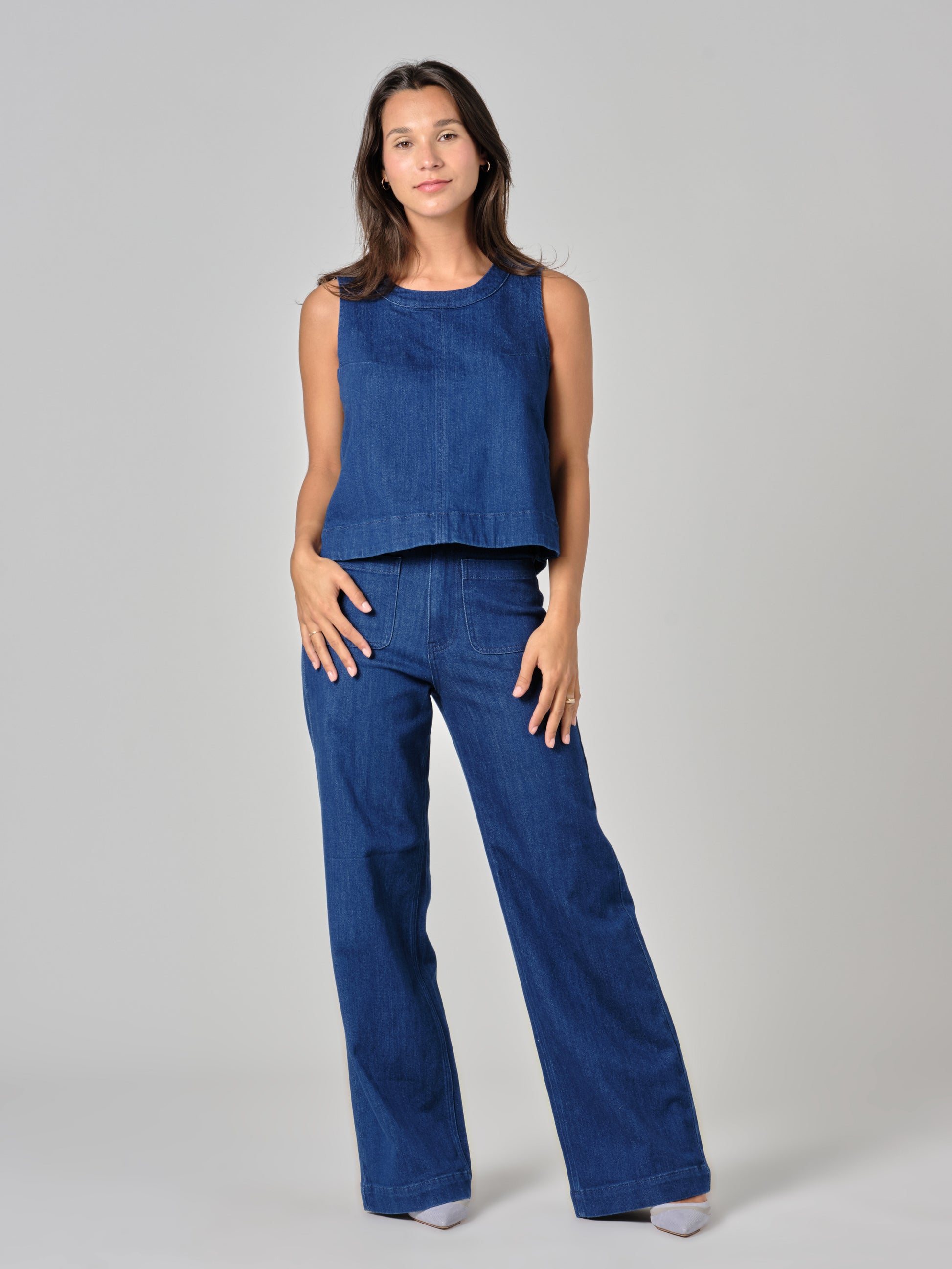 IZA navy crop top