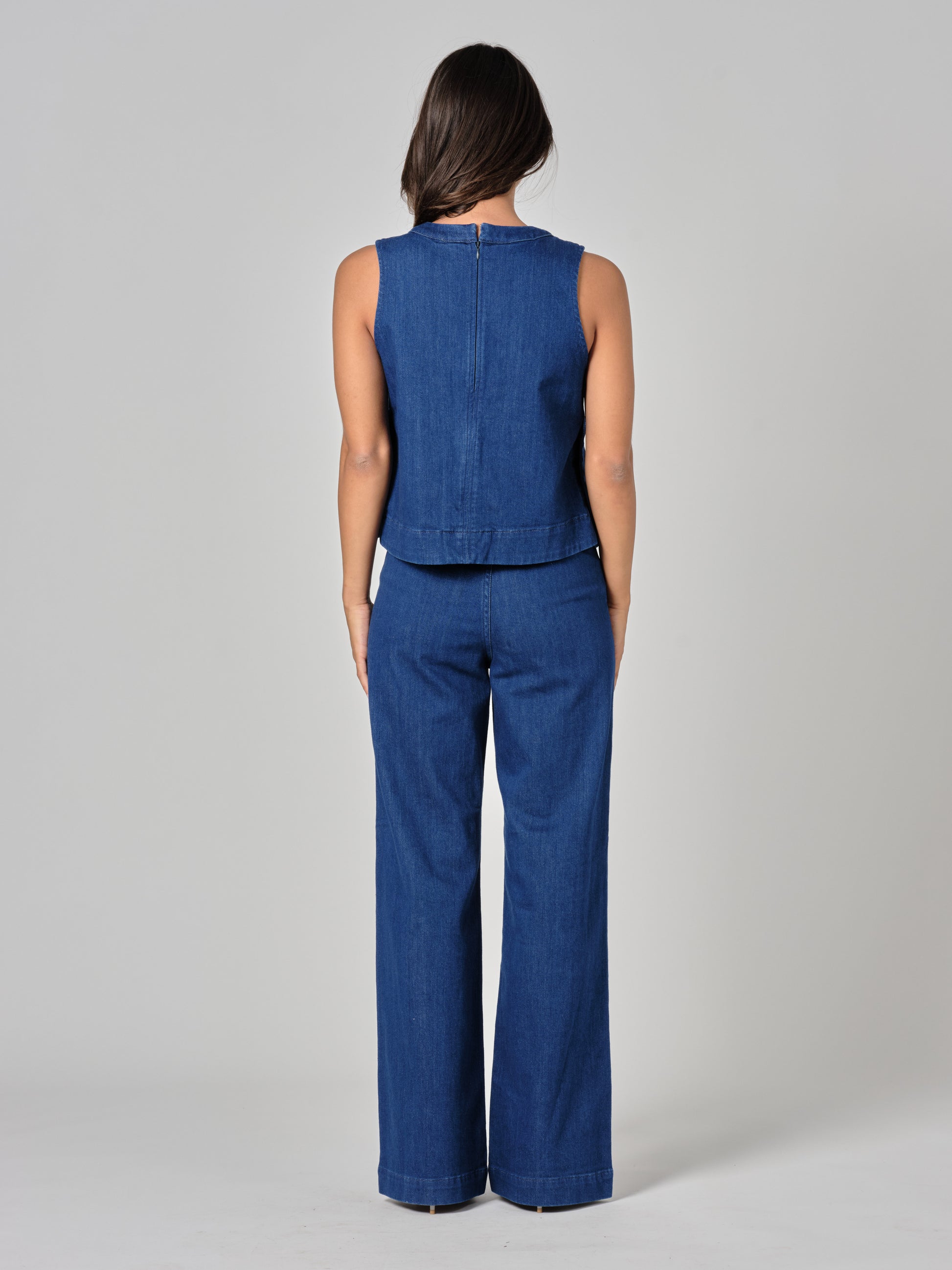 IZA navy crop top