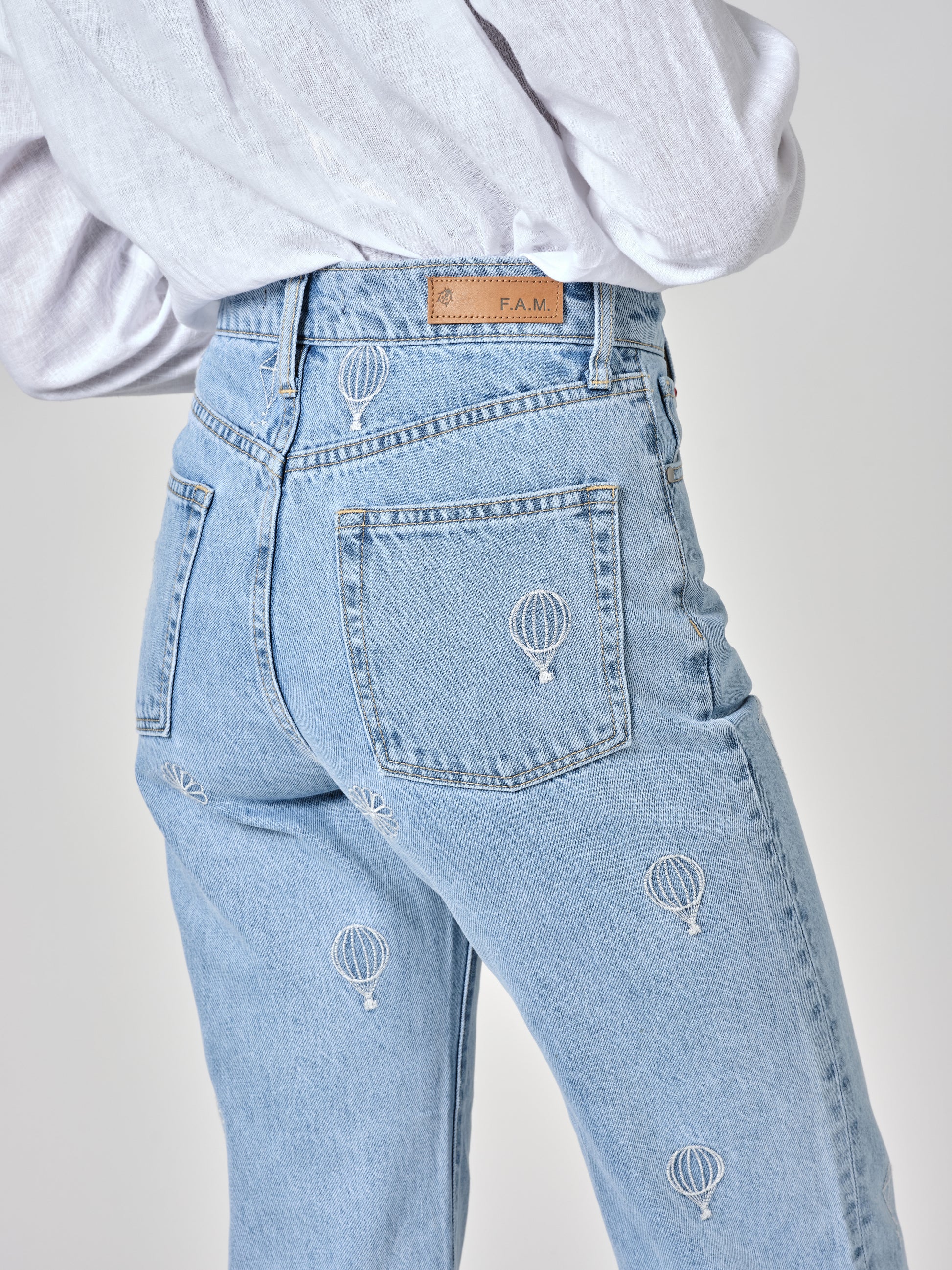 Jean droit court bleu POLA EMBRO