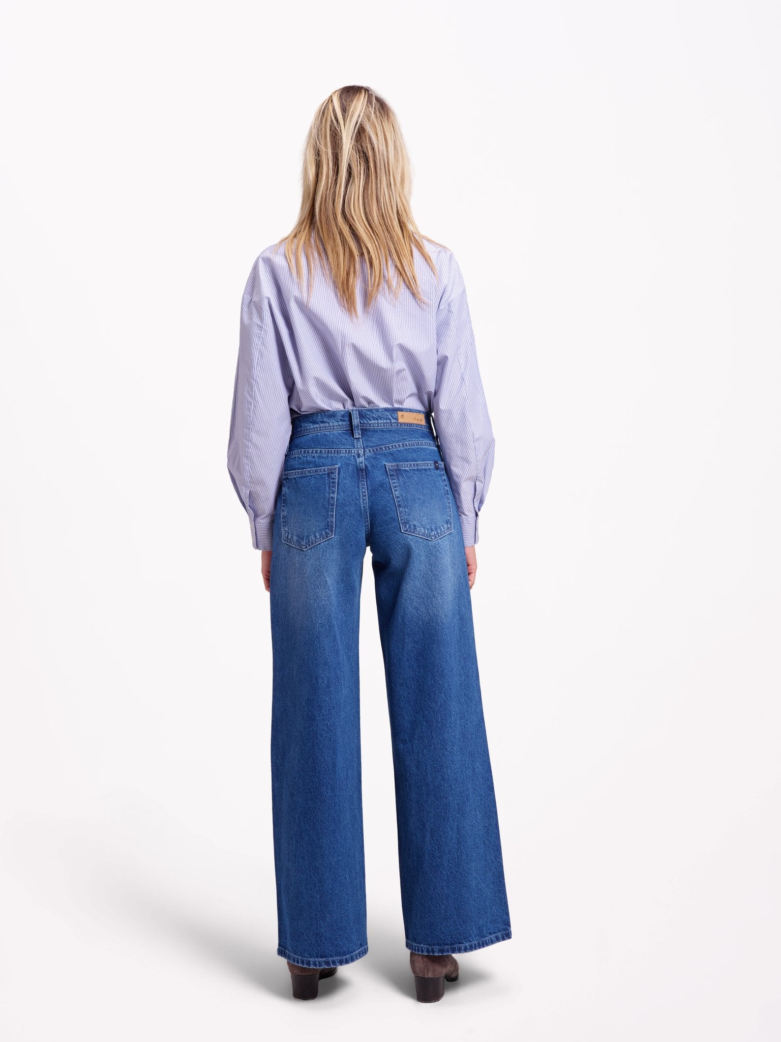 Jean taille basse large LORA