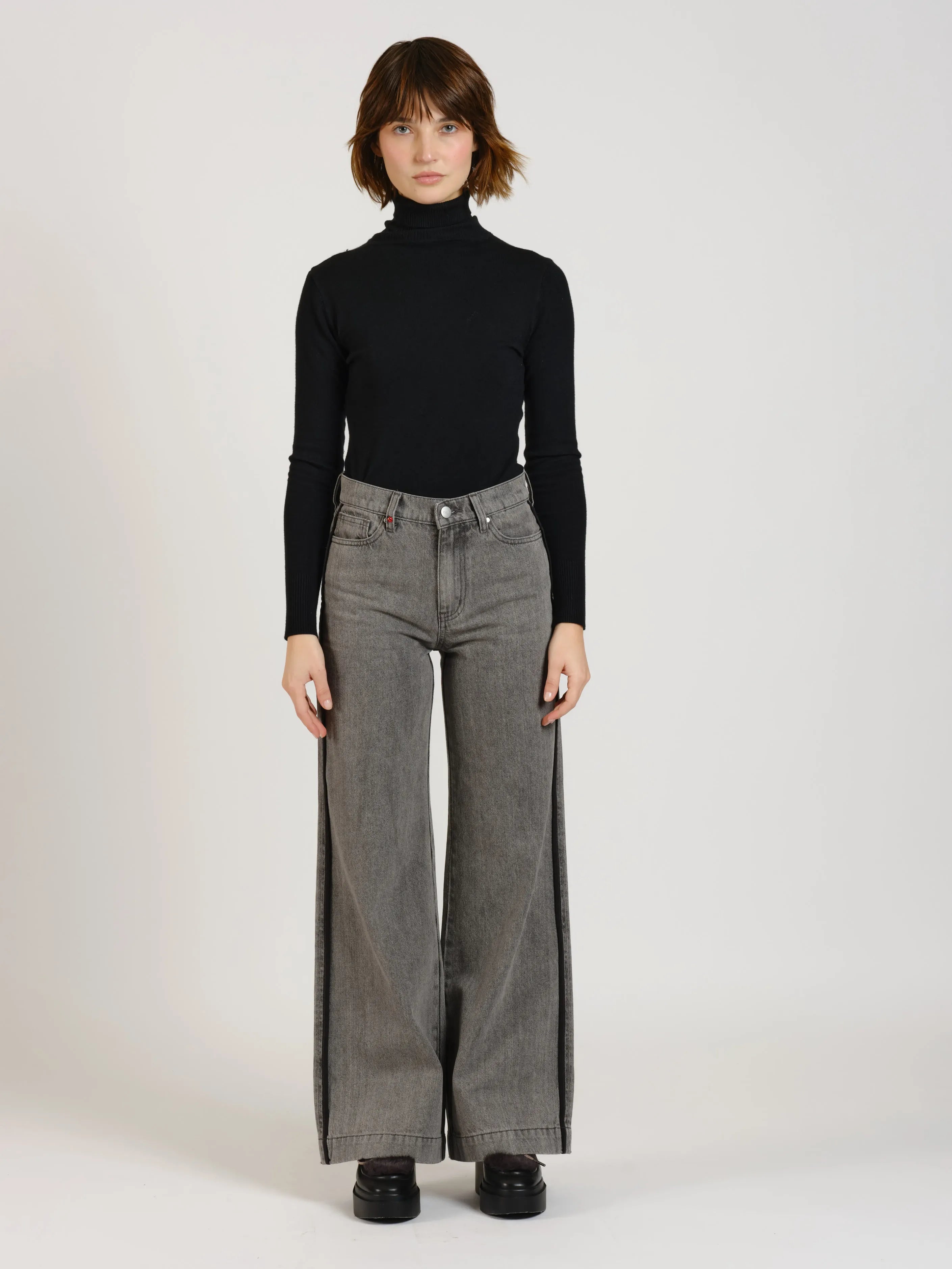 FLOWER high-waisted wide-leg jeans
