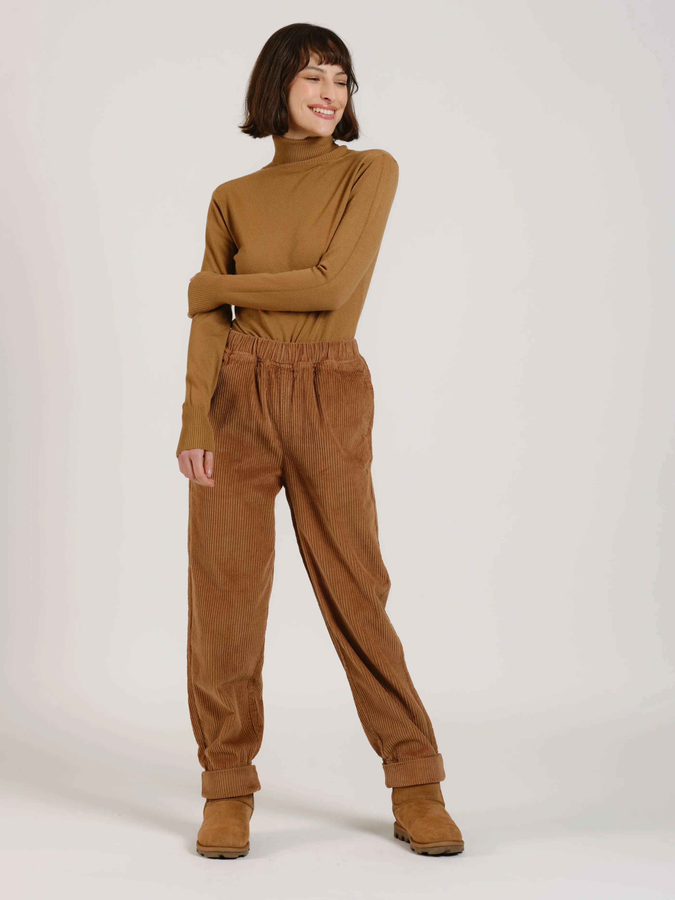 Pantalon en velours caramel FRANCE – XS