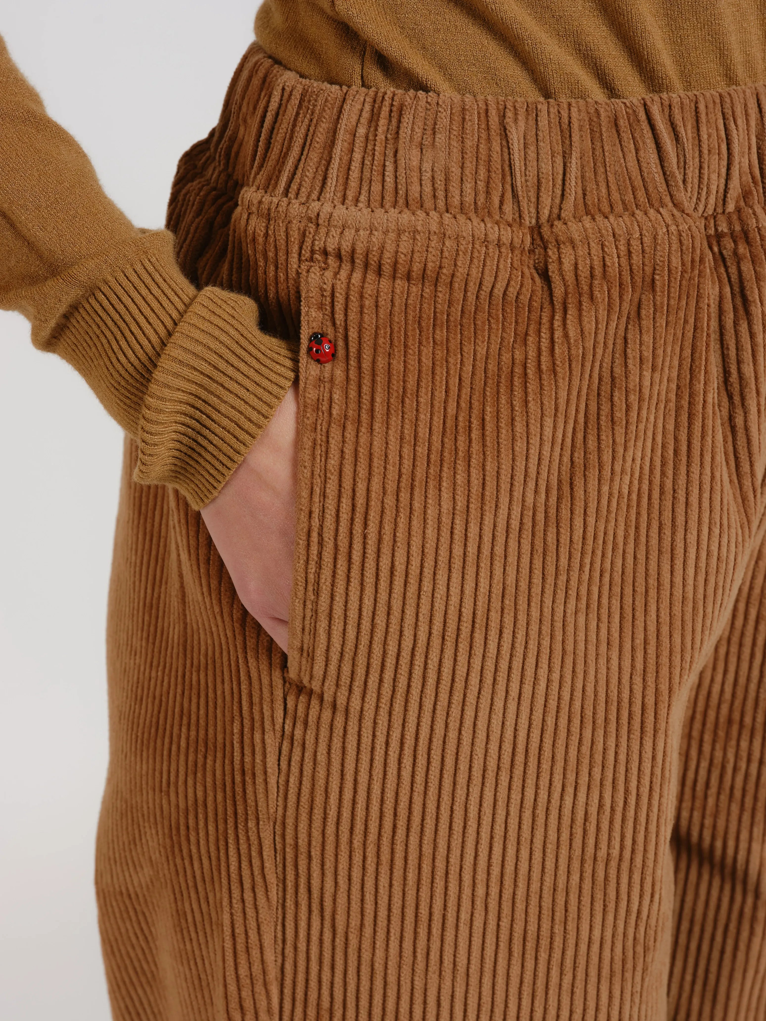 Pantalon en velours caramel FRANCE – XS