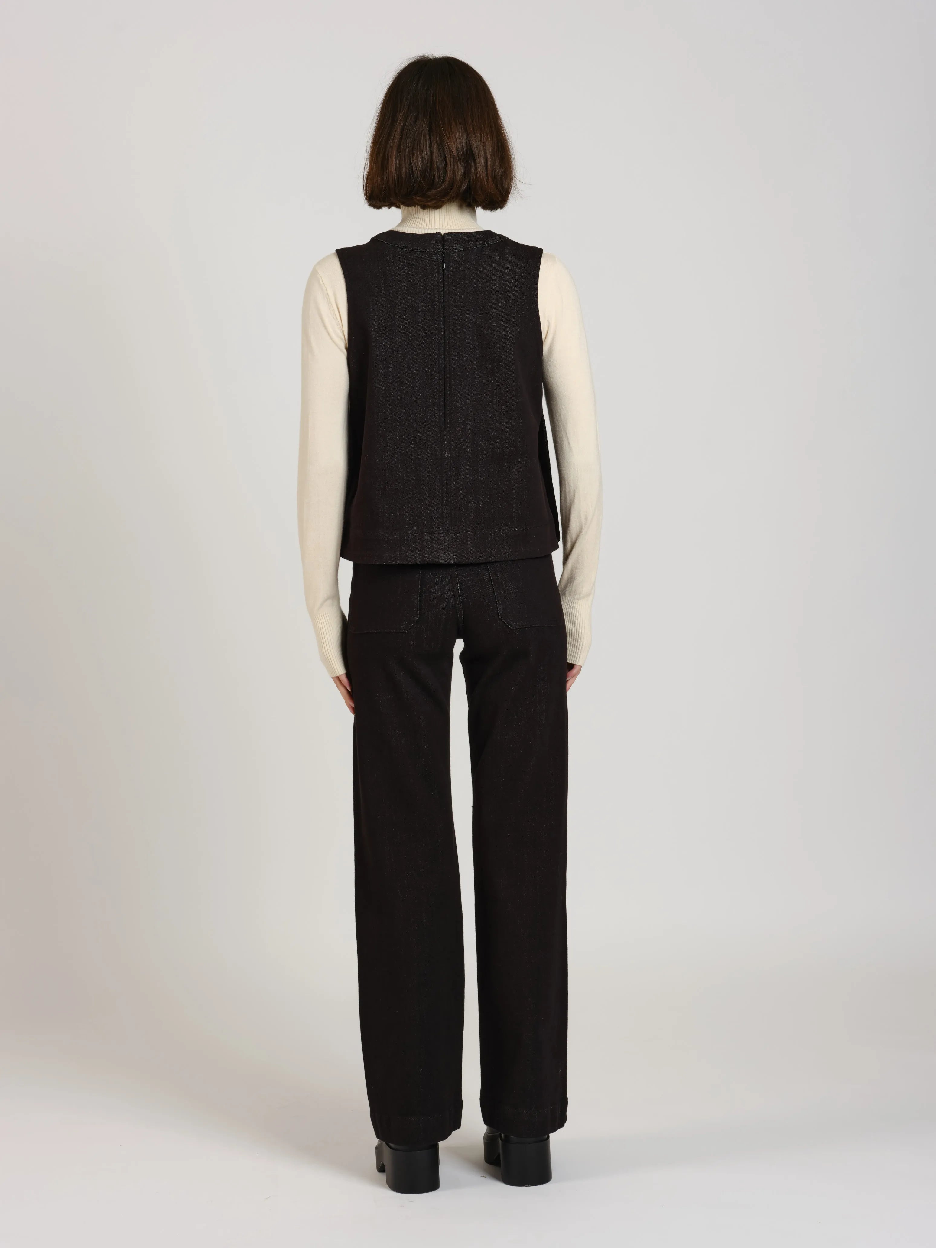 IZA slightly flared crop top