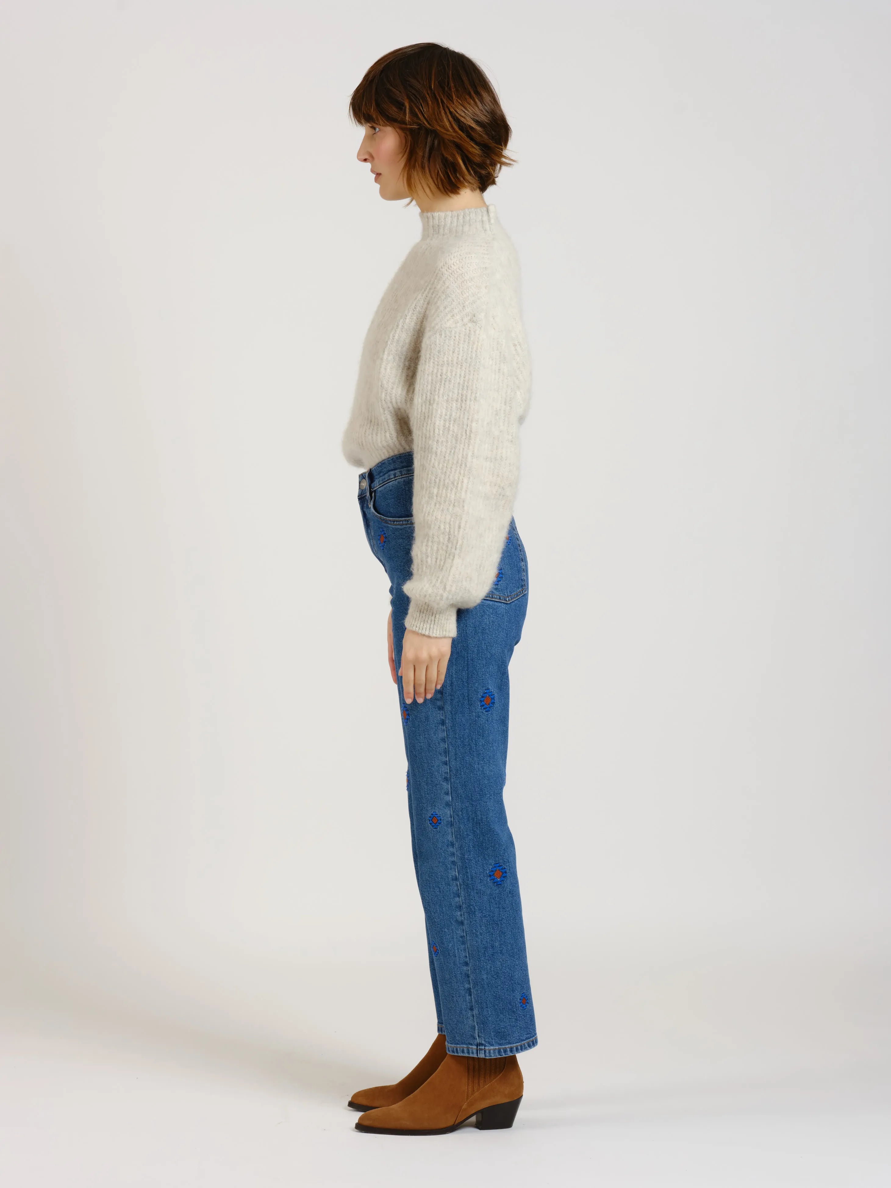 Straight jeans with POLA embroidery