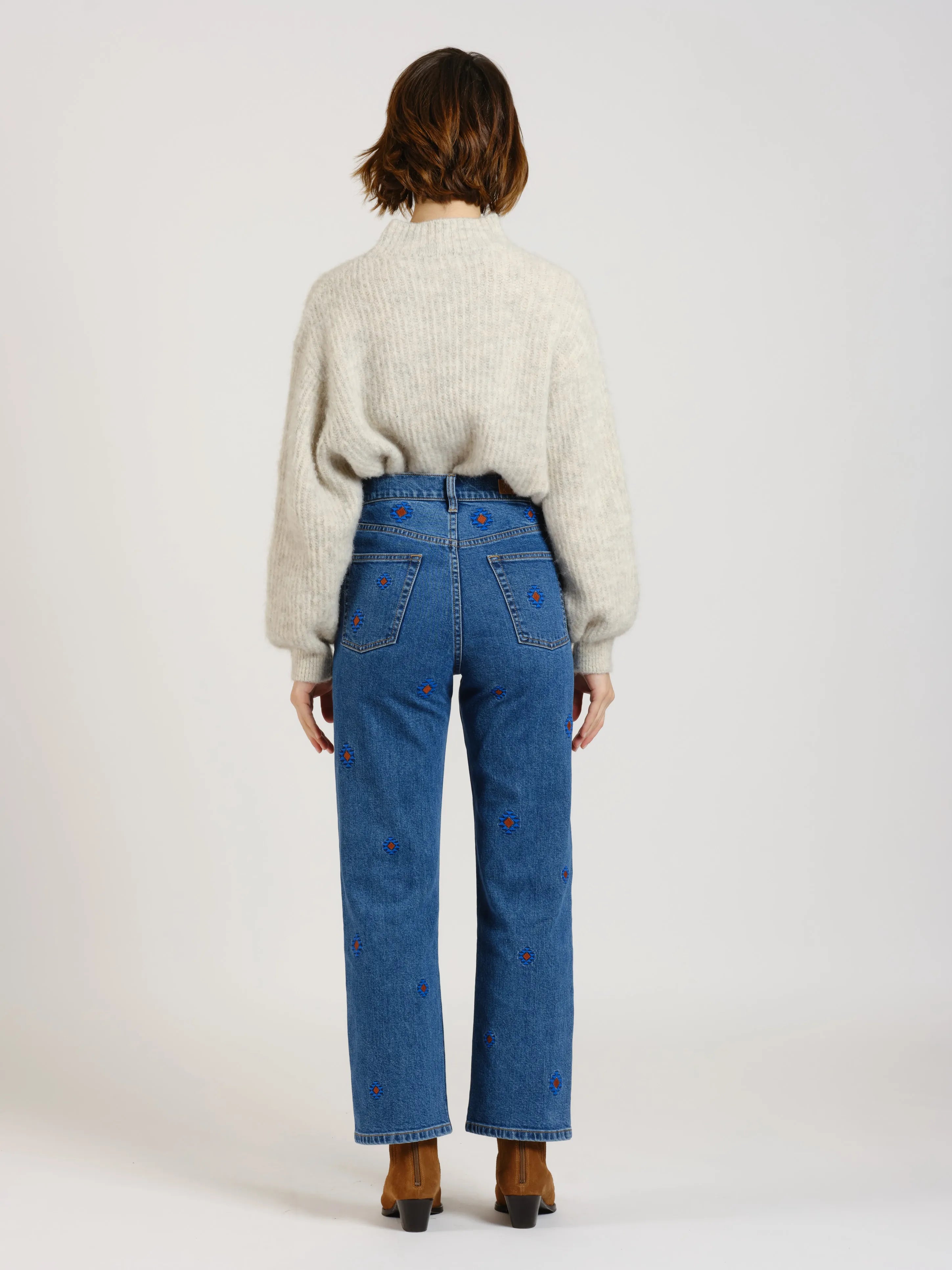 Straight jeans with POLA embroidery