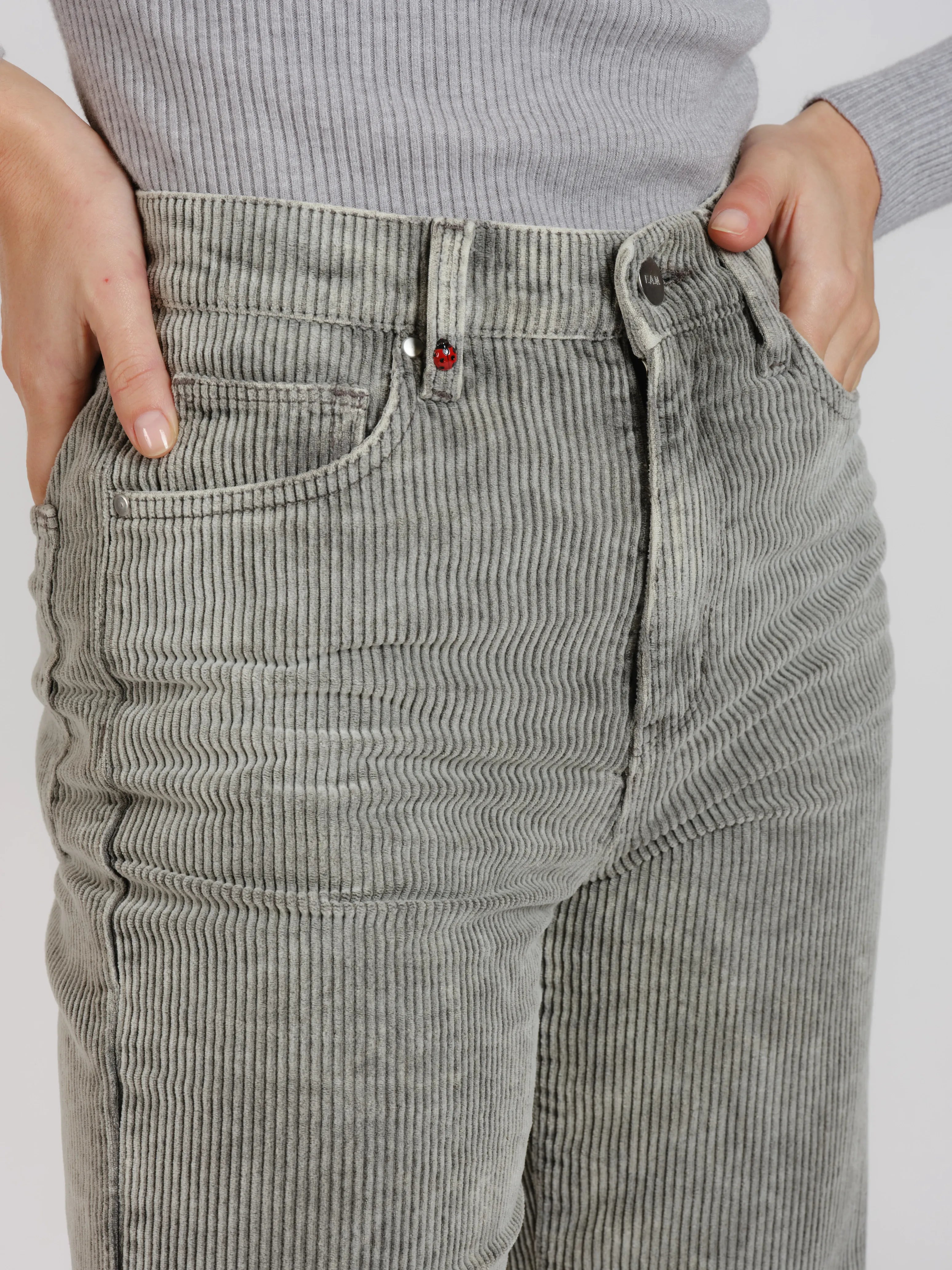 POLA straight corduroy pants
