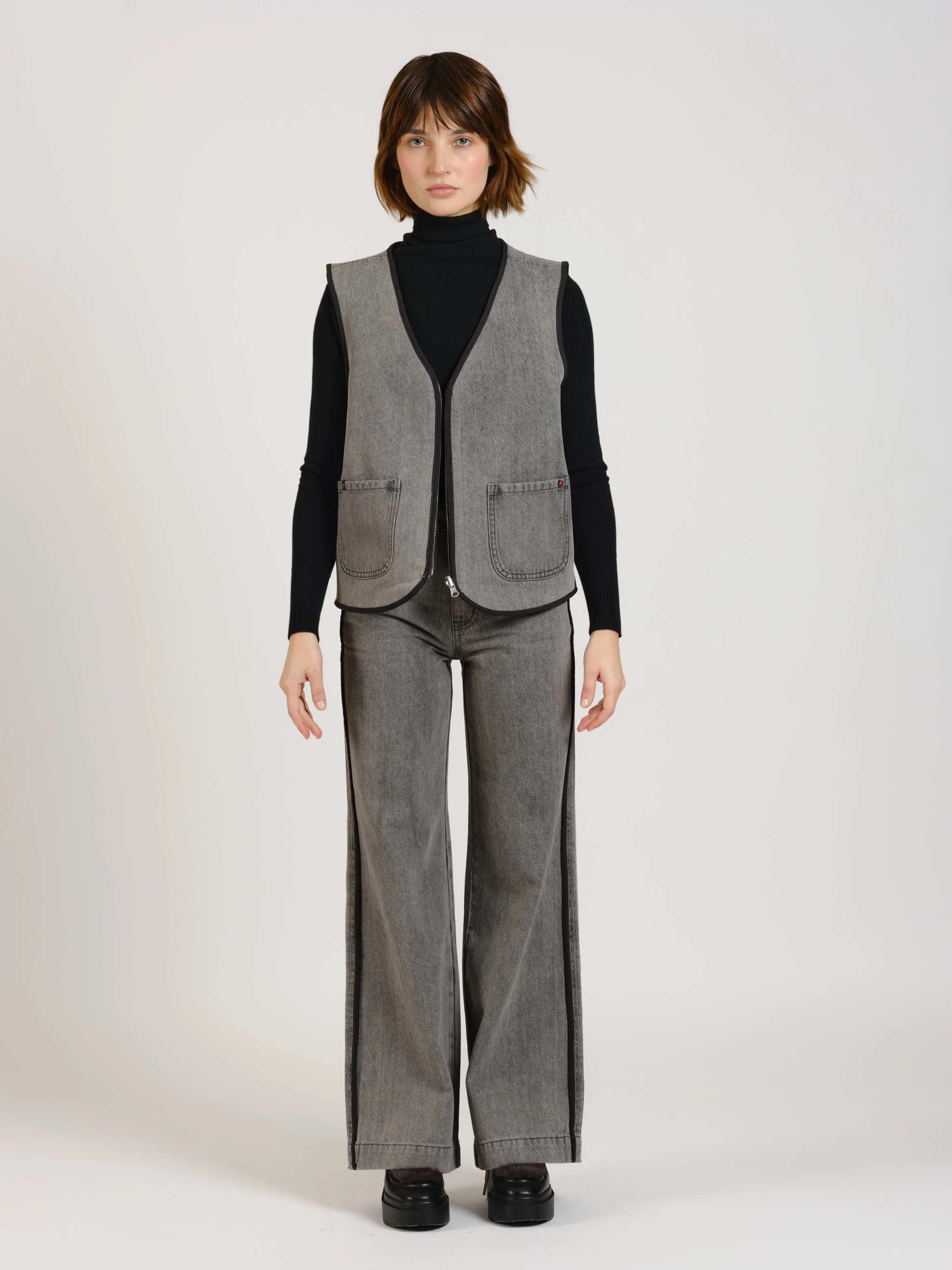 VERO Reversible Sleeveless Jacket