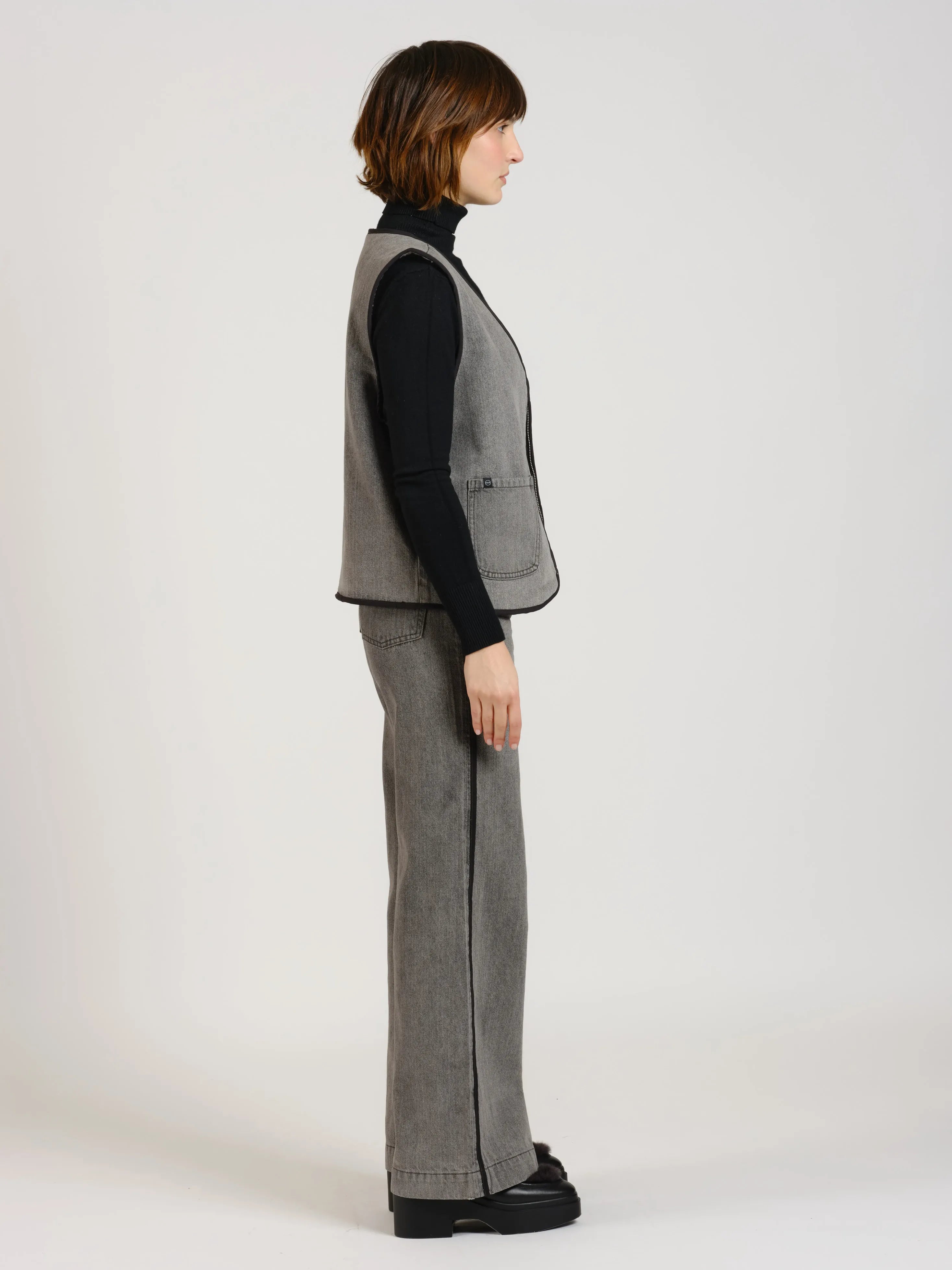 VERO Reversible Sleeveless Jacket