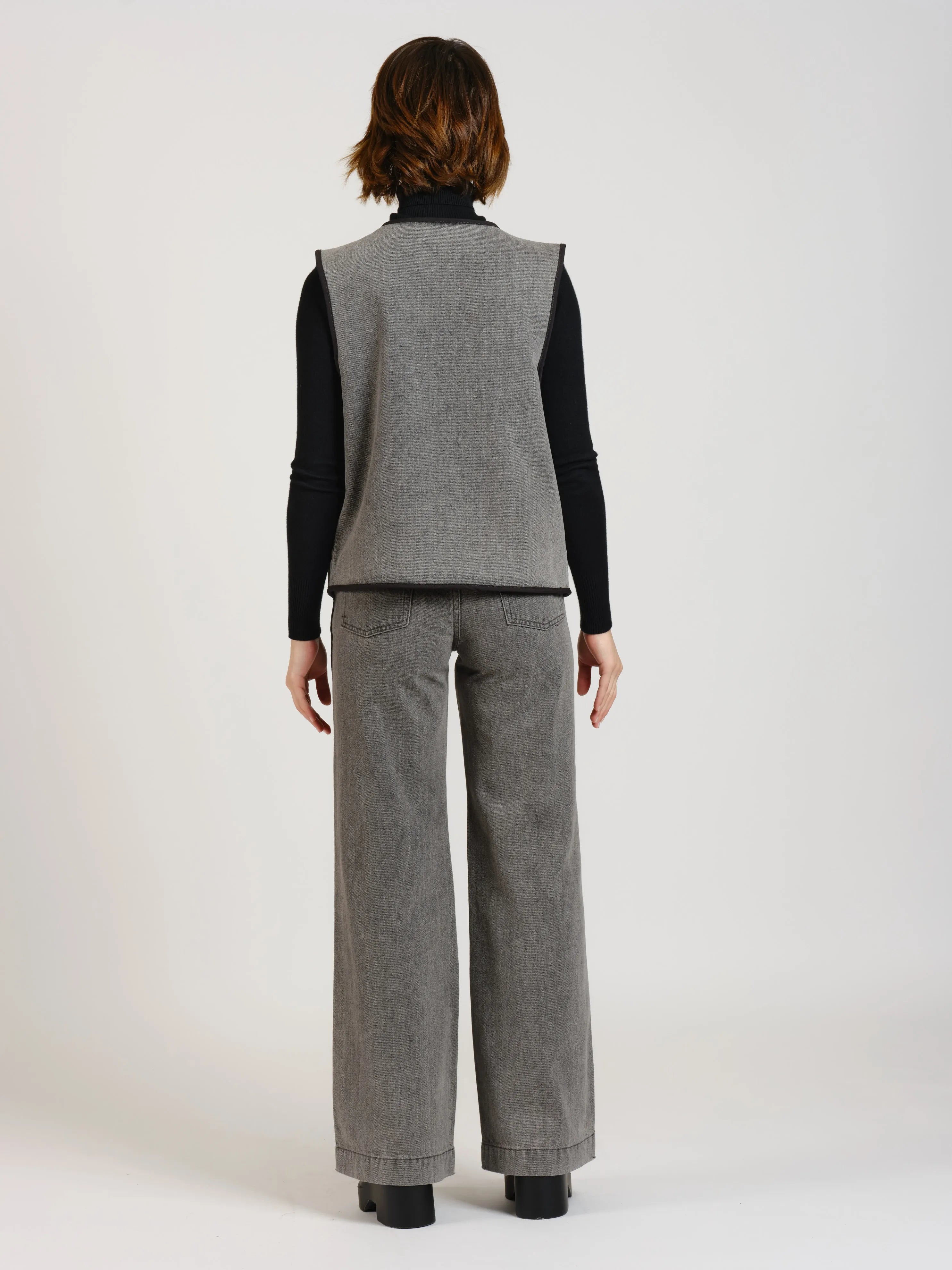 VERO Reversible Sleeveless Jacket