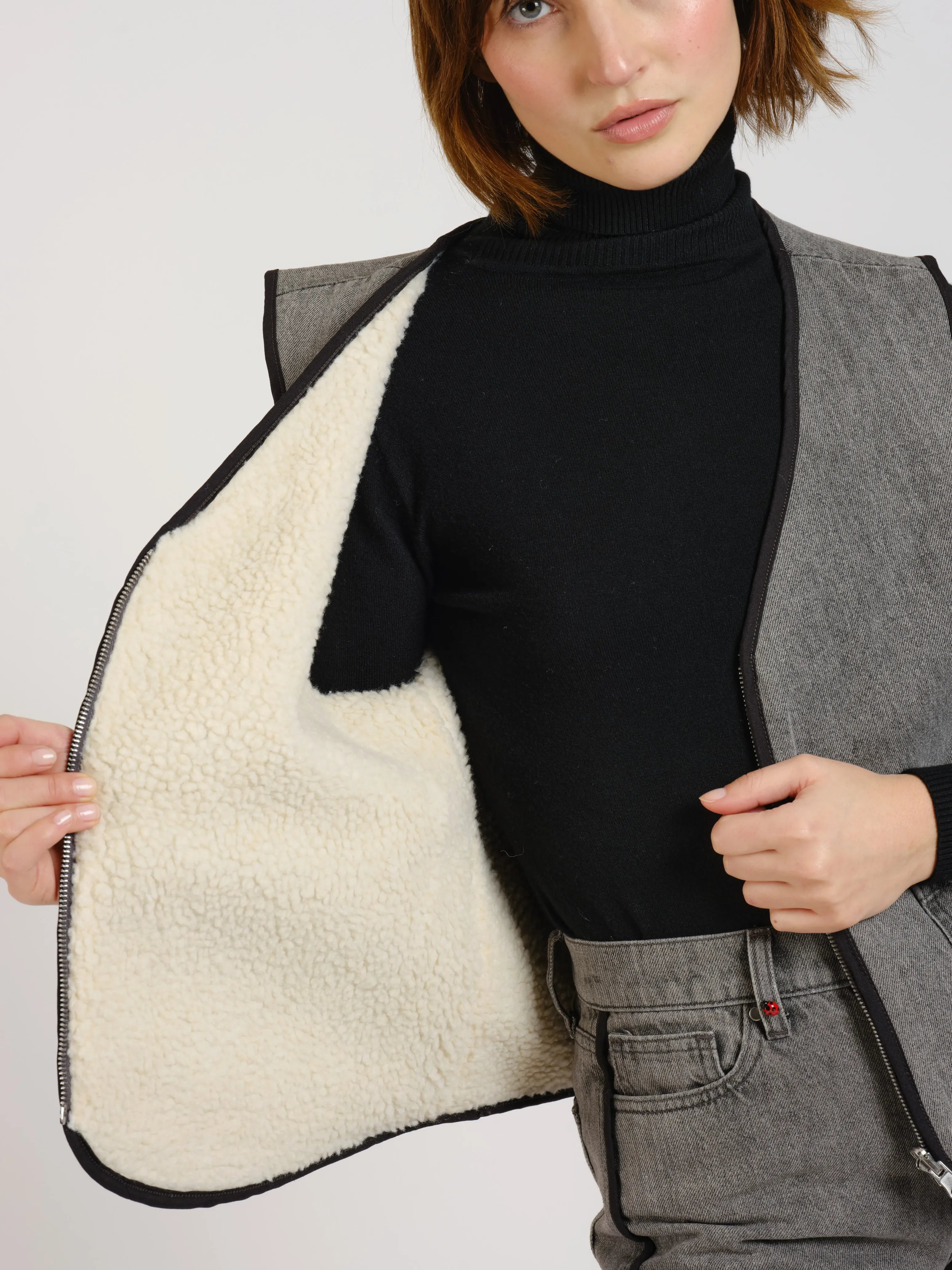 VERO Reversible Sleeveless Jacket