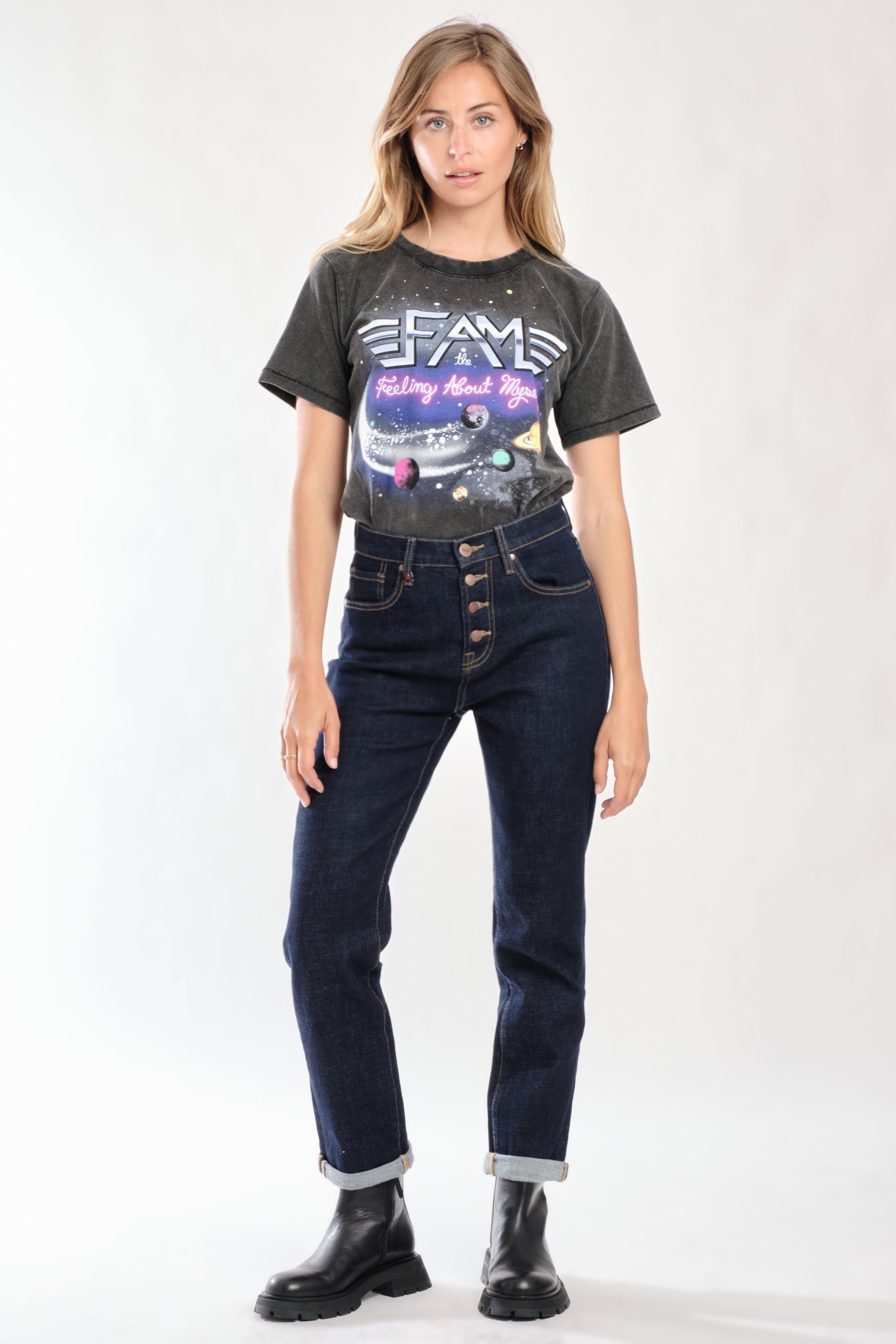 Jean mom indigo PATRICIA MFBN femme, INDIGO, taille 25, porté par Clara (1m73) (FAM PARIS) – photo 1