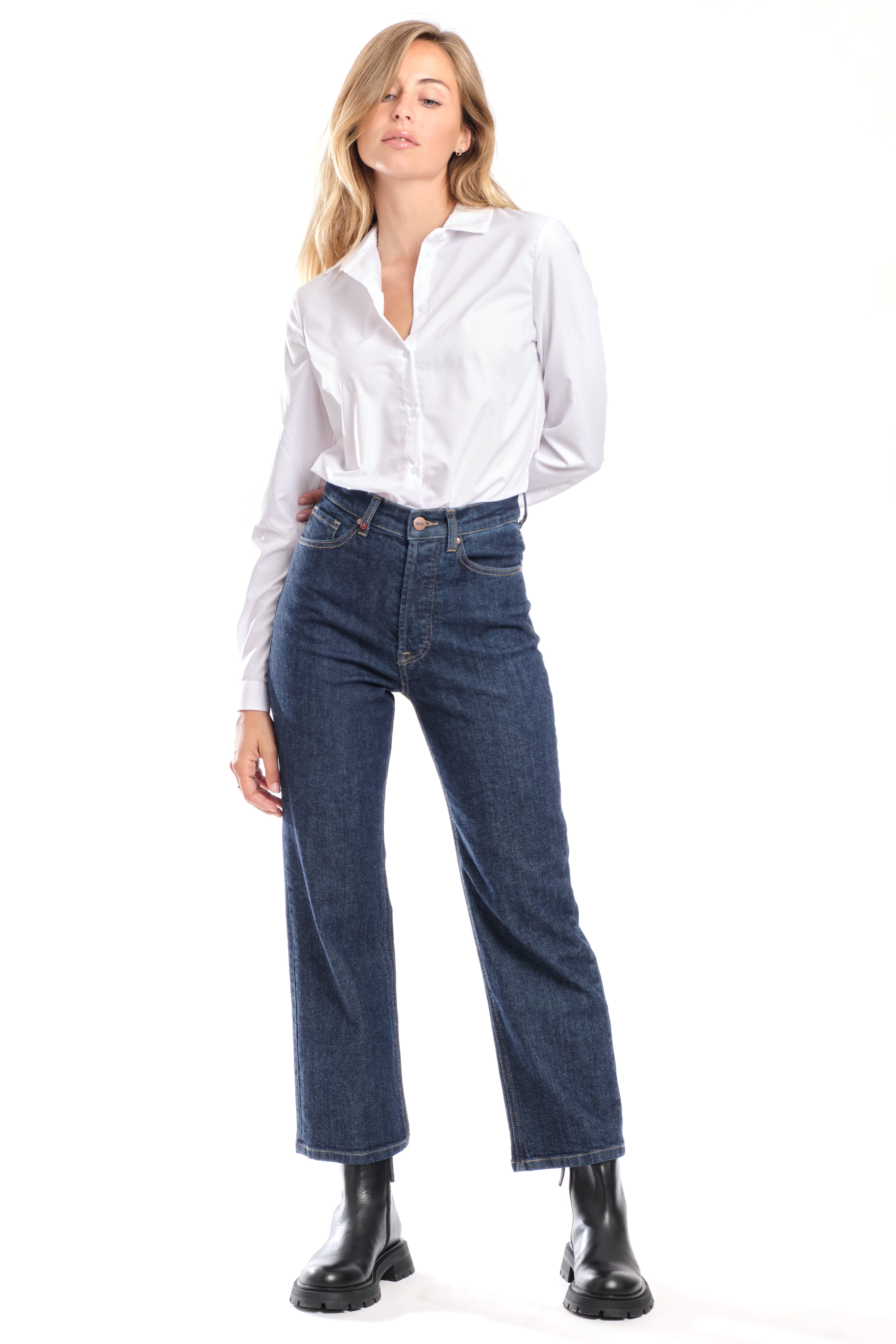 Jean straight cropped indigo POLA femme, INDIGO, taille 25, porté par Clara (1m73) – photo 2