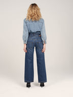 Jean court évasé ISA femme, STONE, taille 25, porté par Priscilla (1m76) – photo 4