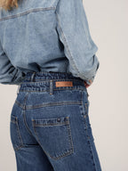 Jean court évasé ISA femme, STONE, taille 25, porté par Priscilla (1m76) – photo 5