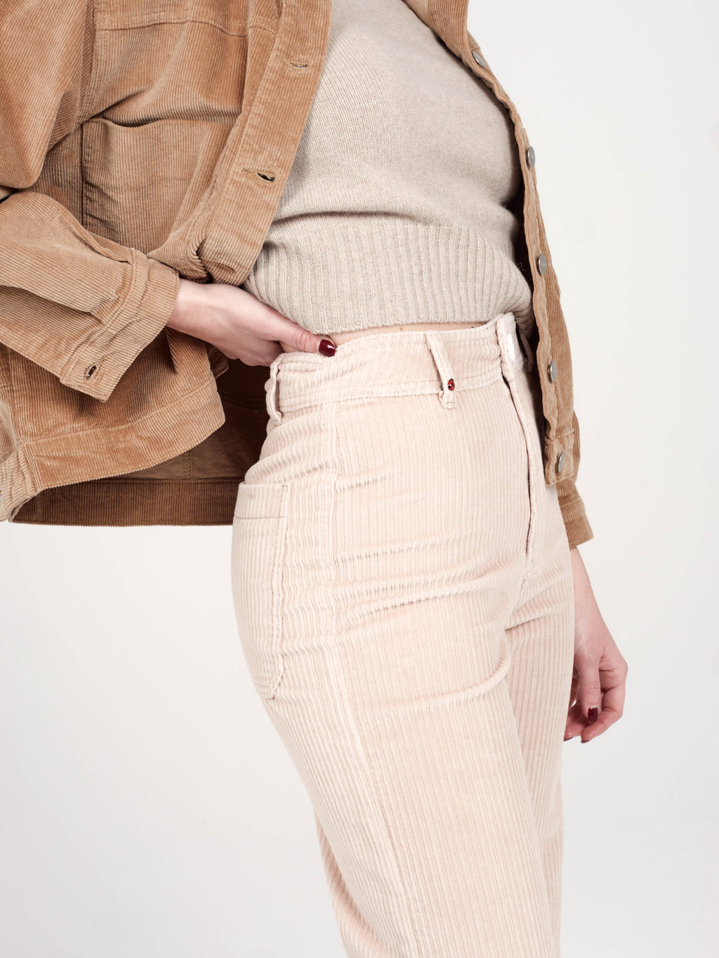 Pantalon évasé en velours beige FAUVE femme, BEIGE, taille XS, porté par Priscilla (1m76) – photo 5