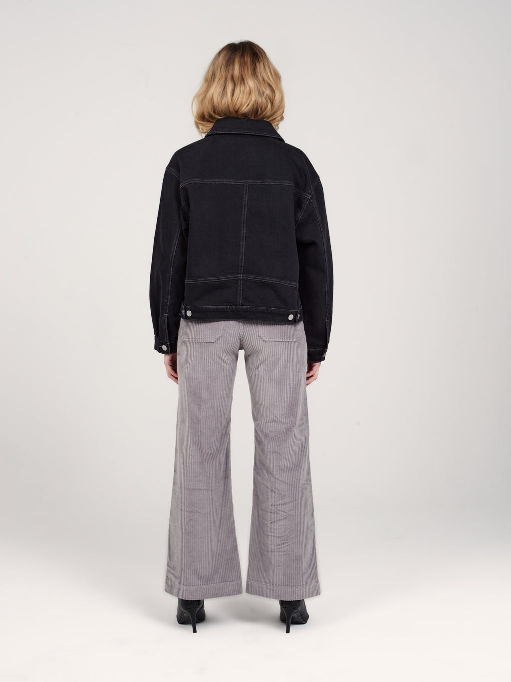 Veste en jean noir oversize VICKY femme, BLACK, taille XS, porté par Zoé (1m76) – photo 5