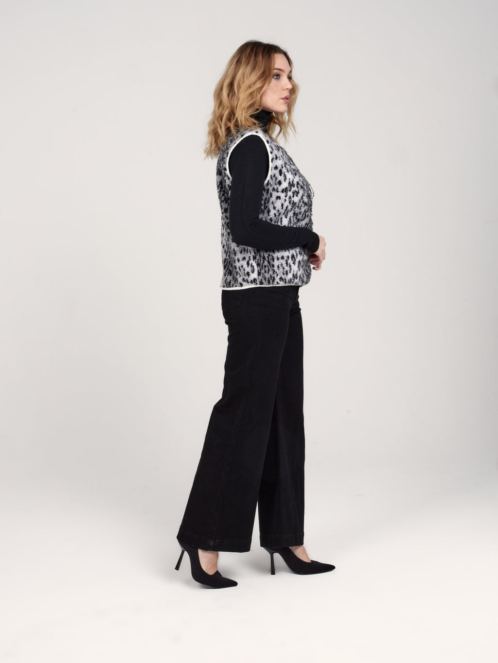 Veste sans manches VITA léopard femme, LEOPARD, taille XS, porté par Priscilla (1m76) – photo 3