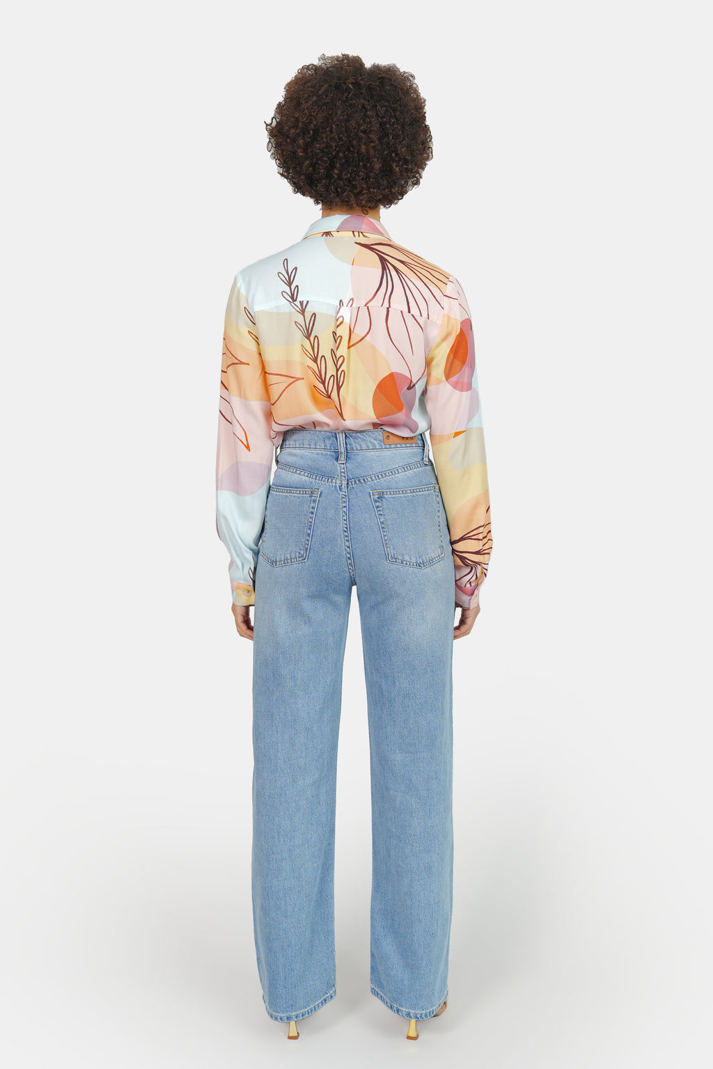 Jean évasé FOREST femme, BLUE, taille XS, porté par Amanda (1m76) – photo 3