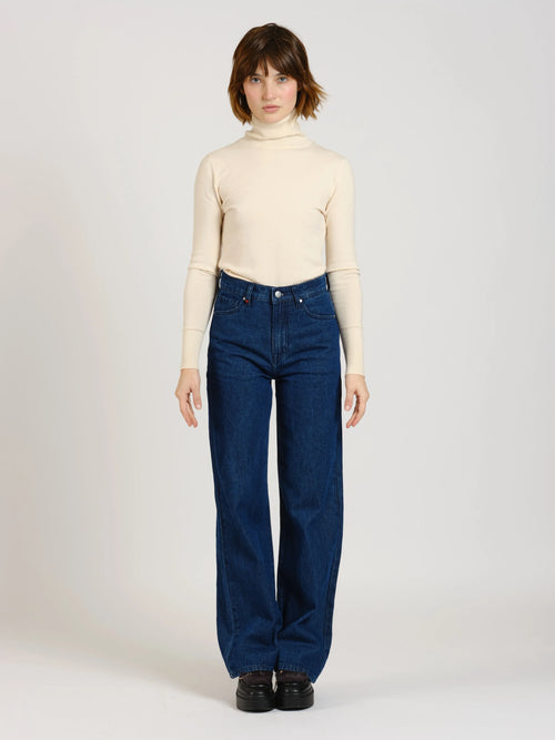 Jean évasé FOREST femme, NAVY, taille XS, porté par Sarah (1m72) – photo 2