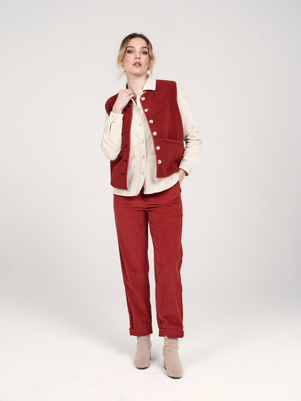 Pantalon mom en velours FRANCE femme, BRICK, taille XS, porté par Priscilla (1m76) (F.A.M. JEANS) – photo 1