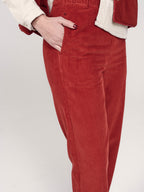 Pantalon mom en velours FRANCE femme, BRICK, taille XS, porté par Priscilla (1m76) – photo 4