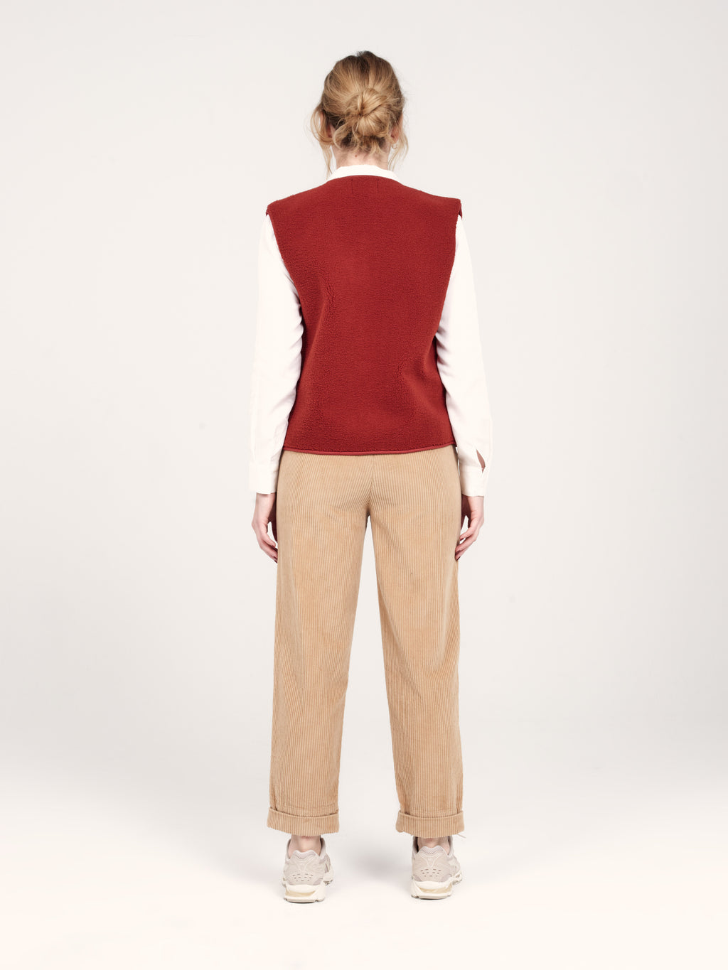 Pantalon mom en velours FRANCE femme, CAMEL, taille XS, porté par Priscilla (1m76) – photo 4