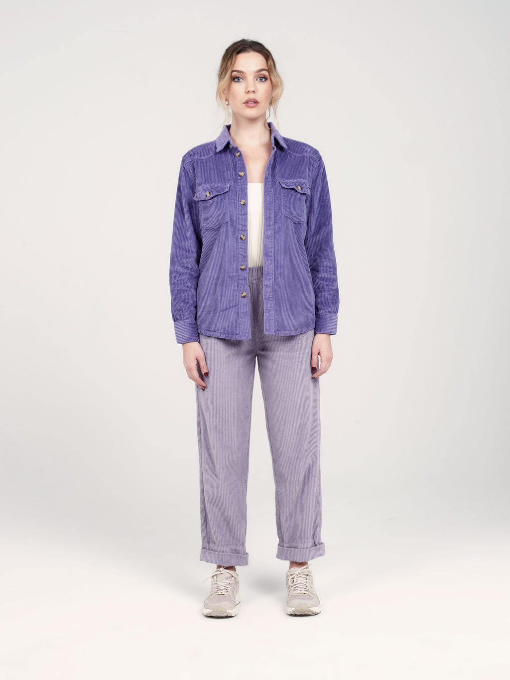 Pantalon mom en velours FRANCE femme, FLAX GREY, taille XS, porté par Priscilla (1m76) (F.A.M. JEANS) – photo 1