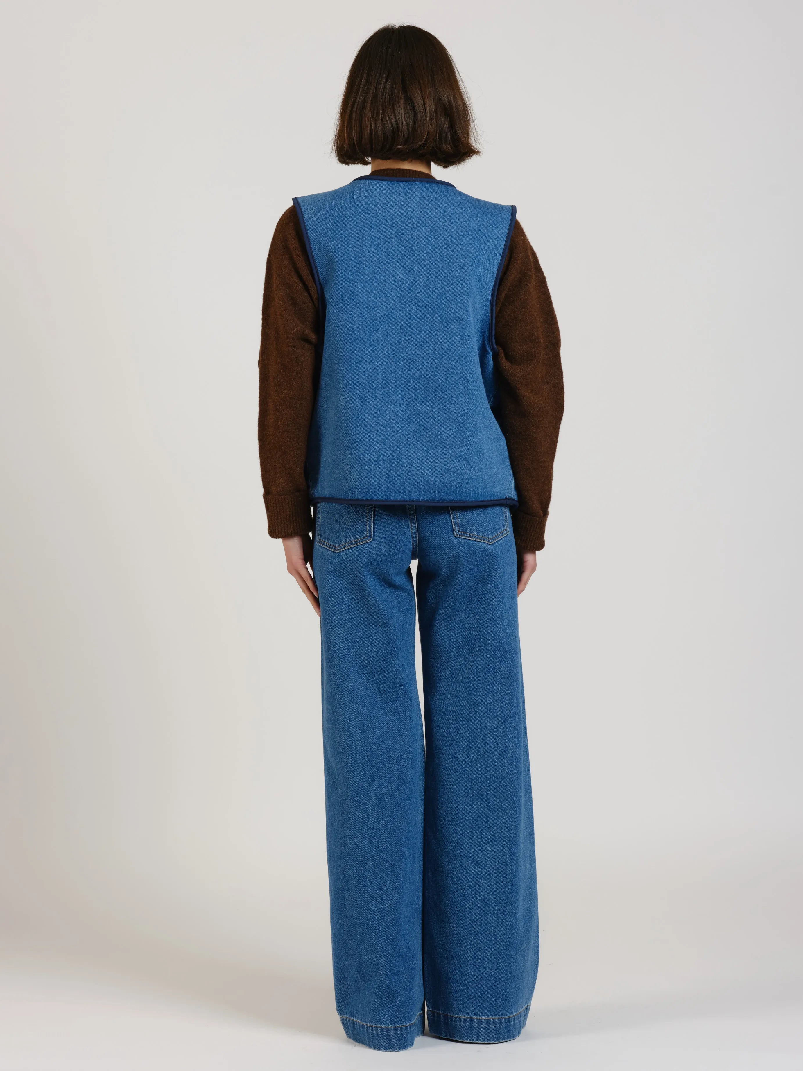 Veste sans manche réversible VERO femme, STONE, taille XS, porté par Léa (1m70) – photo 4