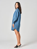 Chemise en jean stone SALOME LONG femme, STONE, taille XS, porté par Valentine (1m70) – photo 3