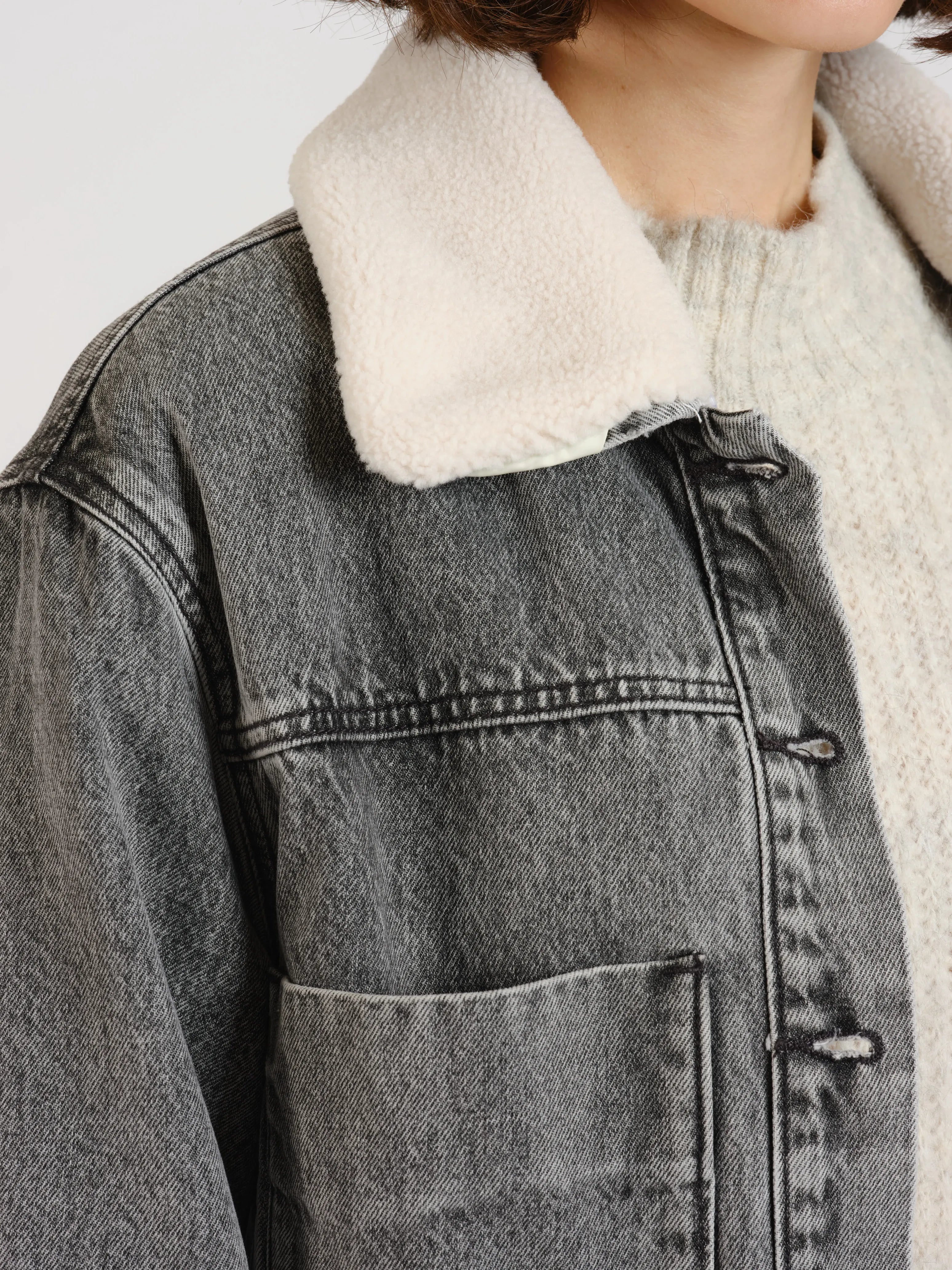 Veste en denim VICKY femme, GREY, taille XS, porté par Léa (1m70) – photo 5