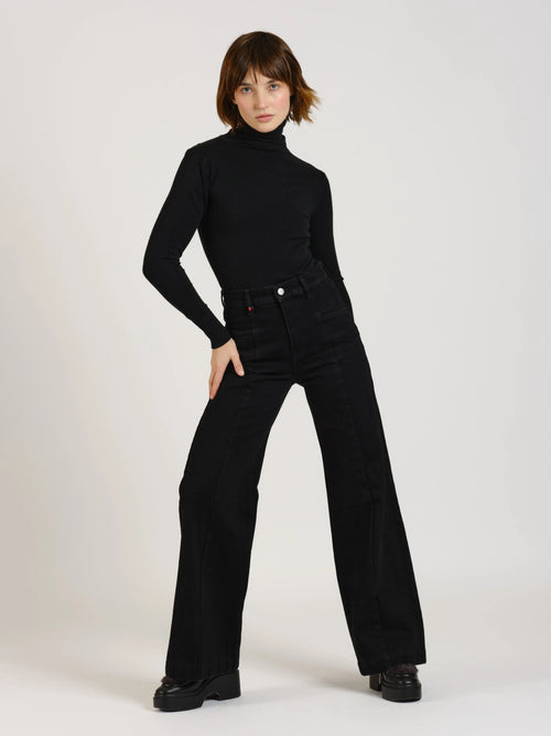 Jean large taille mi-haute FILA femme, BLACK, taille XS, porté par Sarah (1m72) – photo 5