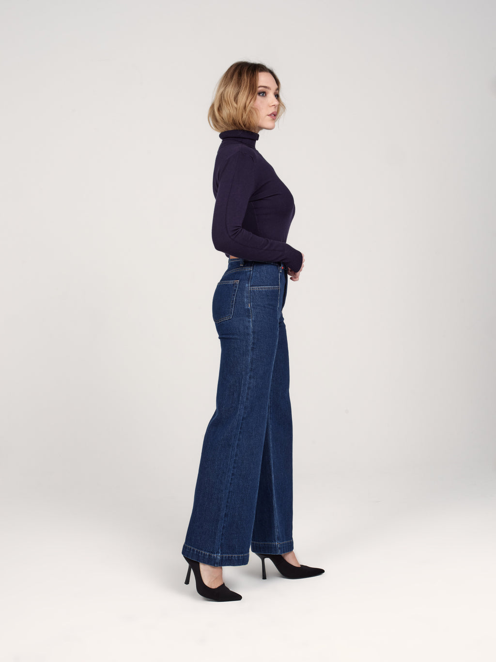 Jean large taille mi-haute FILA femme, NAVY, taille XS, porté par Priscilla (1m76) – photo 3