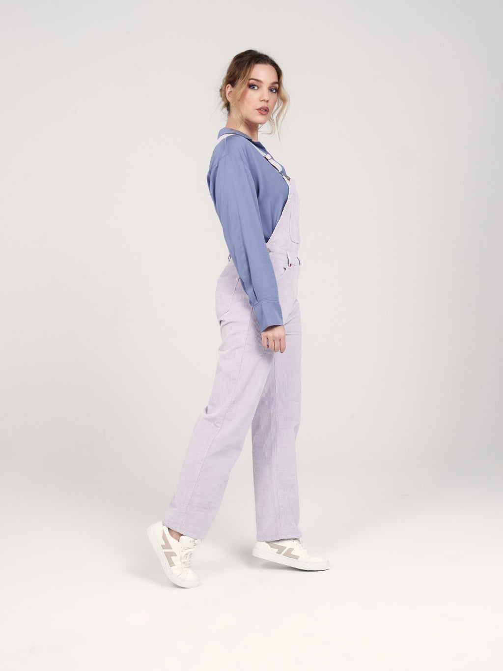 Salopette en velours DESIRE femme, FLAX GREY, taille XS, porté par Priscilla (1m76) – photo 3