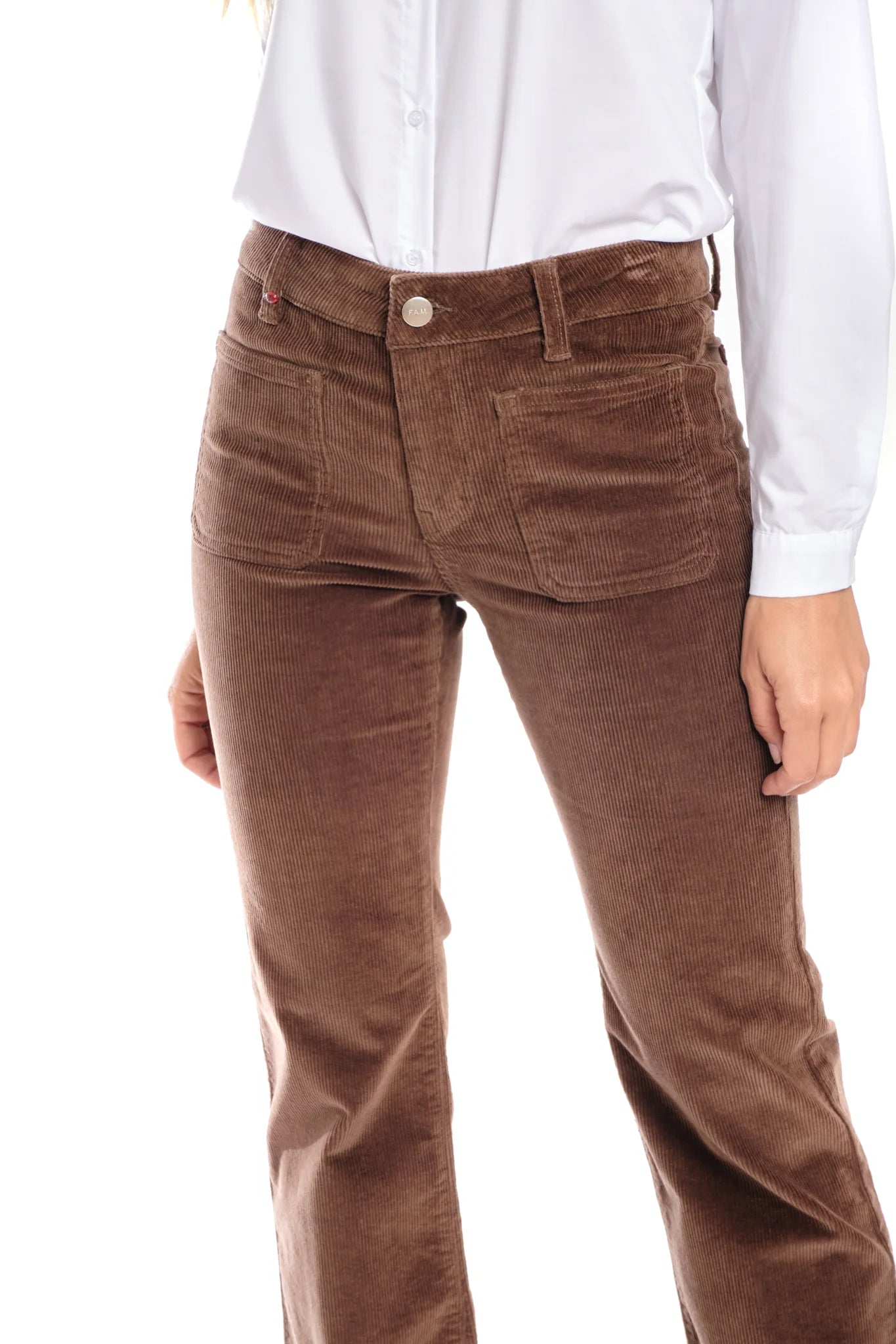 Pantalon bootcut en velours taille mi-haute BELLA femme, CAFE, taille 25, porté par Clara (1m71) – photo 5