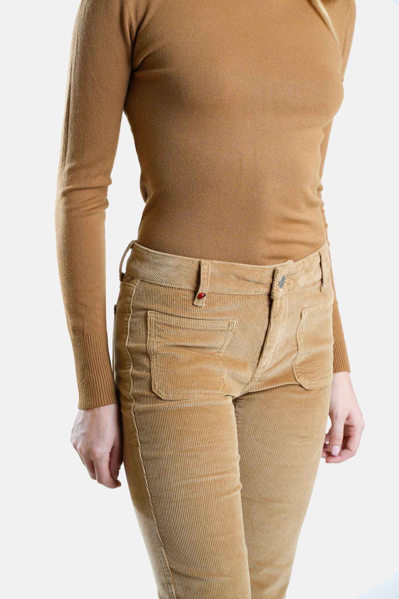Pantalon bootcut en velours taille mi-haute BELLA femme, CAMEL, taille 26, porté par Lilou (1m75) – photo 5