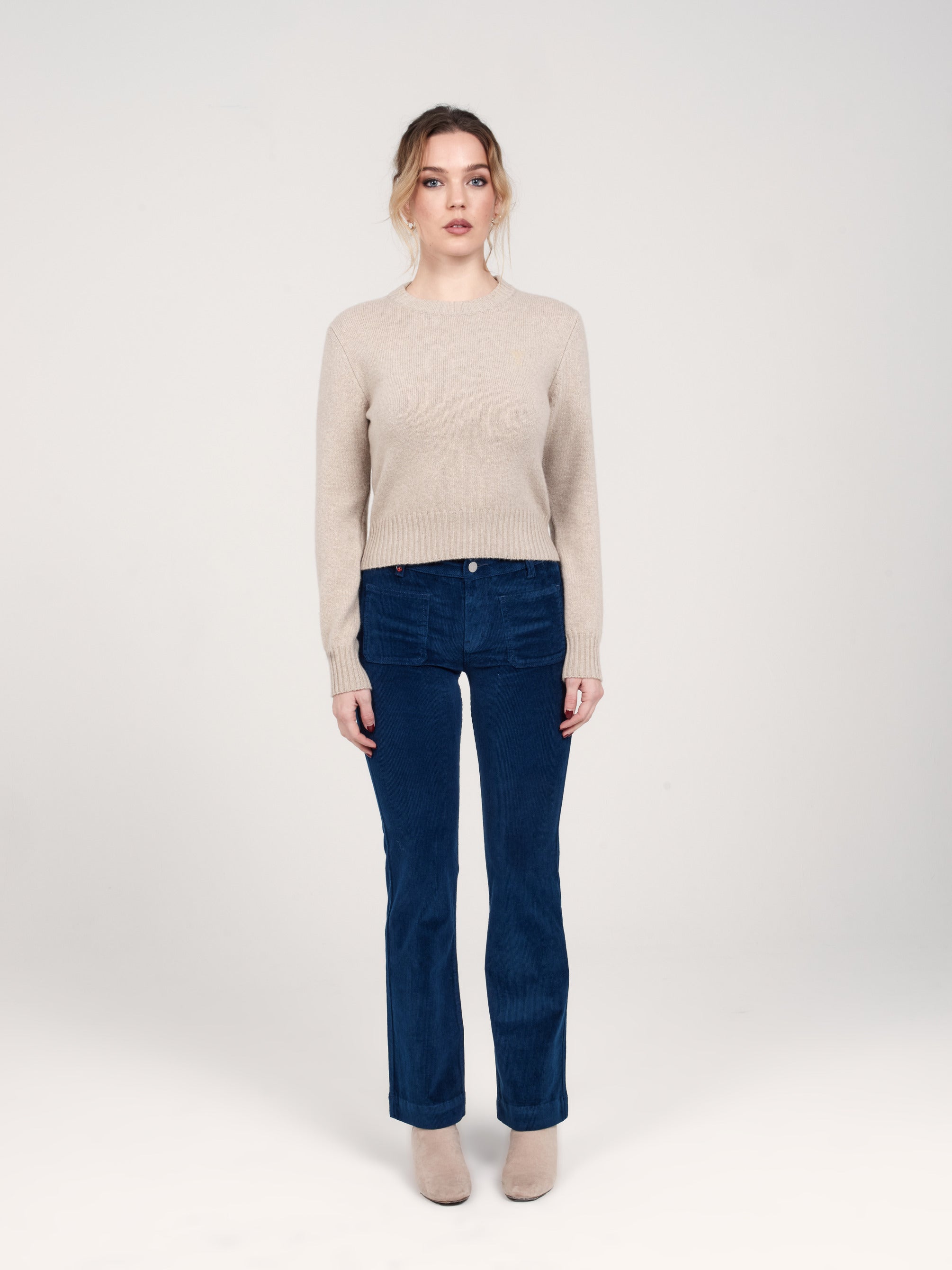 Pantalon bootcut en velours taille mi-haute BELLA femme, PETROL, taille 25, porté par Priscilla (1m76) – photo 5