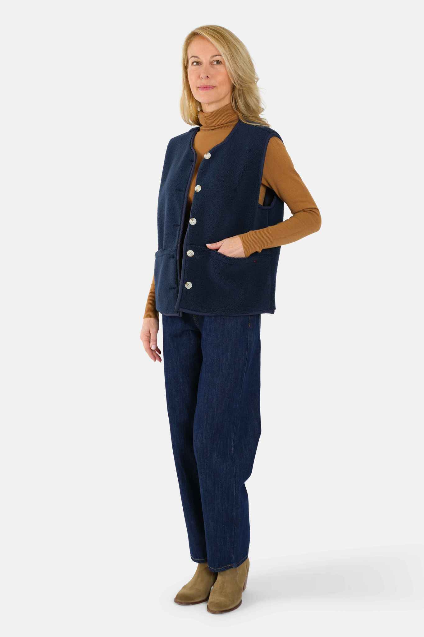 Veste sans manches VITA bleu marine femme, NAVY, taille XS, porté par Jessica (1m75) – photo 3