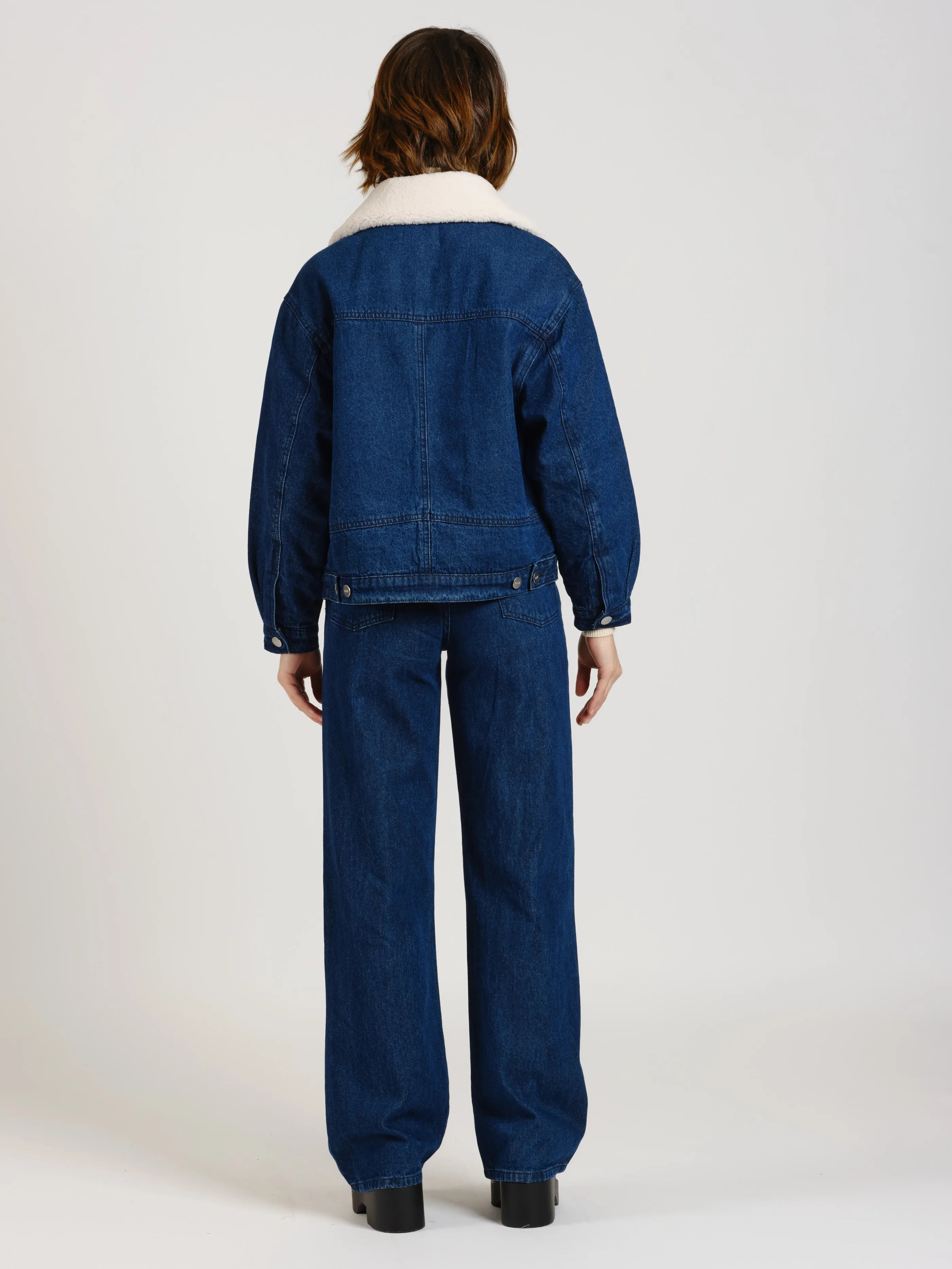 Veste en denim VICKY femme, NAVY, taille XS, porté par Sarah (1m72) – photo 4