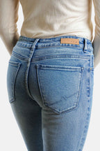 Jean slim bleu ELLE femme, BLUE JEANS, taille 26, porté par Lilou (1m75) (F.A.M. JEANS) – photo 1