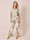 Jean évasé Camo FAUVE femme, CAMO, taille XS, porté par Jessica (1m75) (FAM PARIS) – photo 1