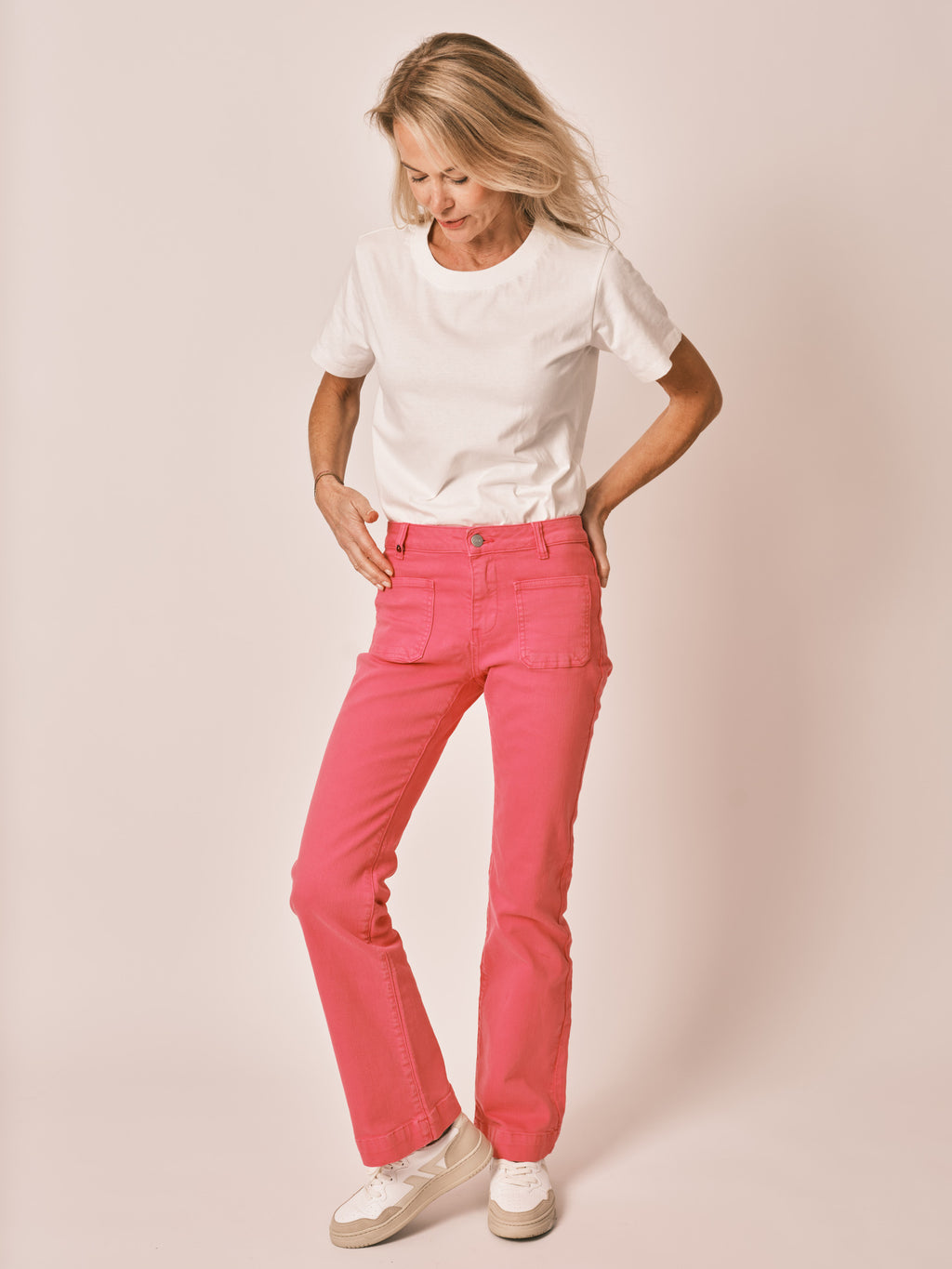 Jean bootcut fushcia BELLA femme, FUSHCIA, taille 25, porté par Jessica (1m75) – photo 2